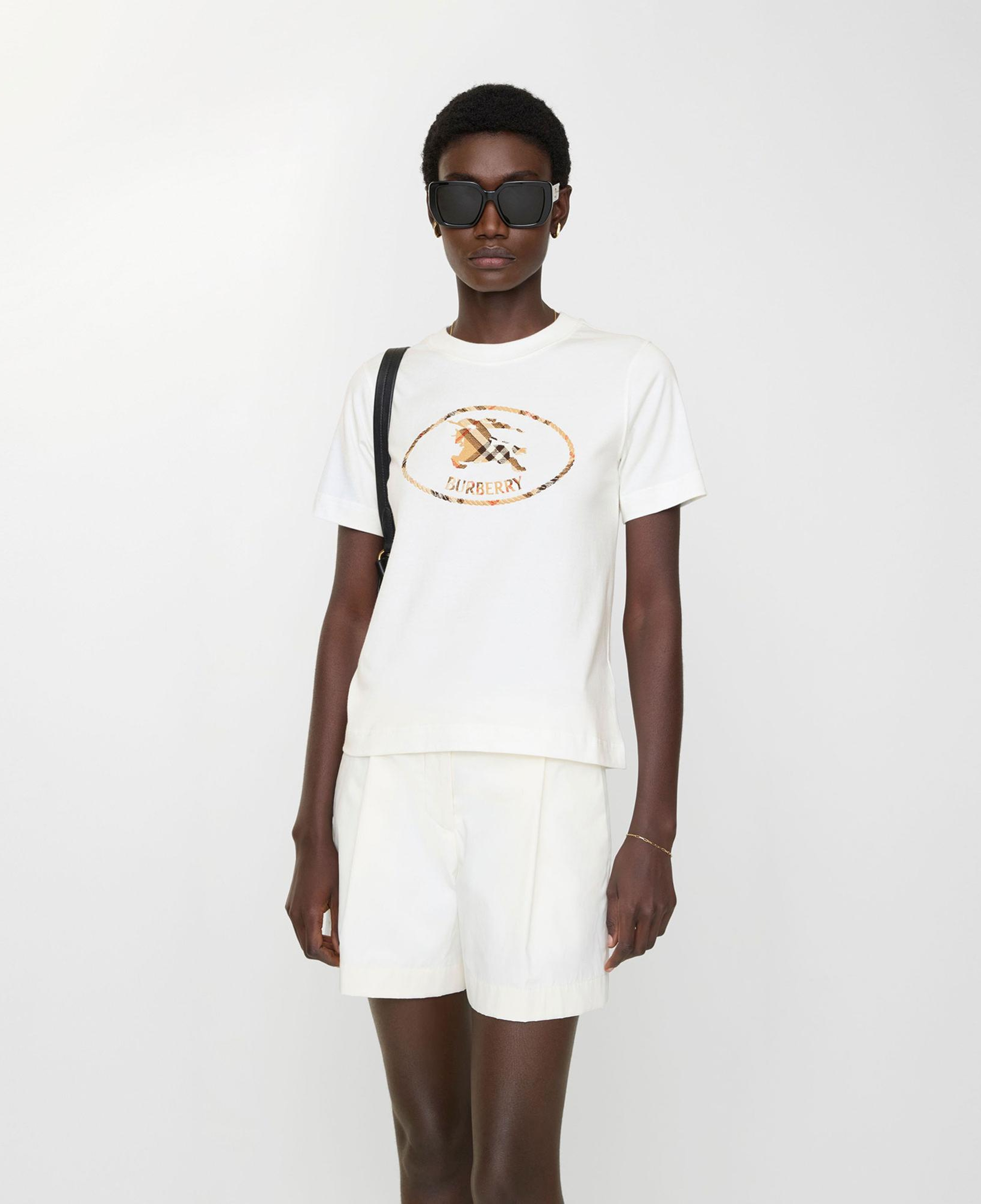 Burberry Check Knight Stamp Cotton Kadın Beyaz T-Shirt