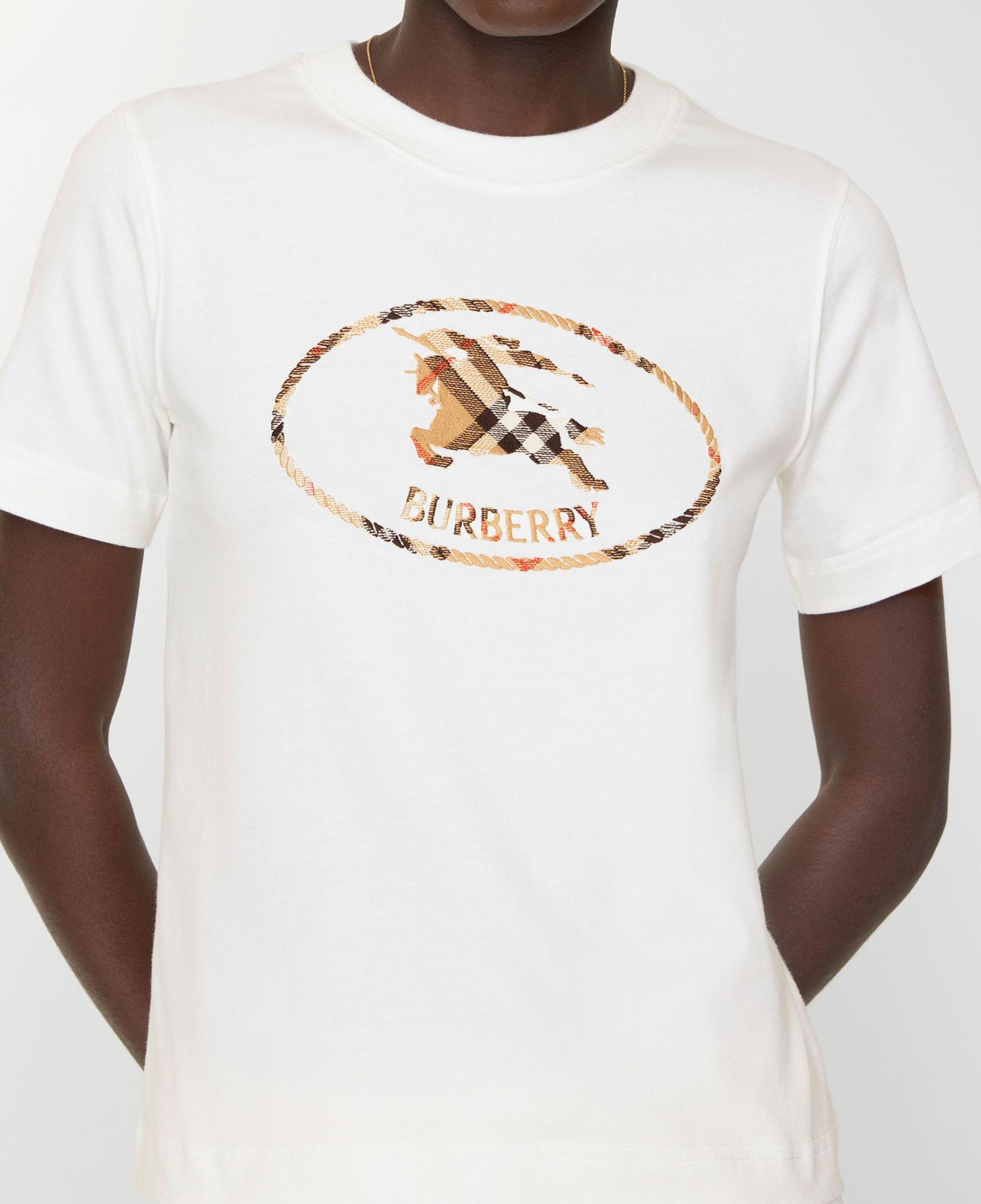 Burberry Check Knight Stamp Cotton Kadın Beyaz T-Shirt