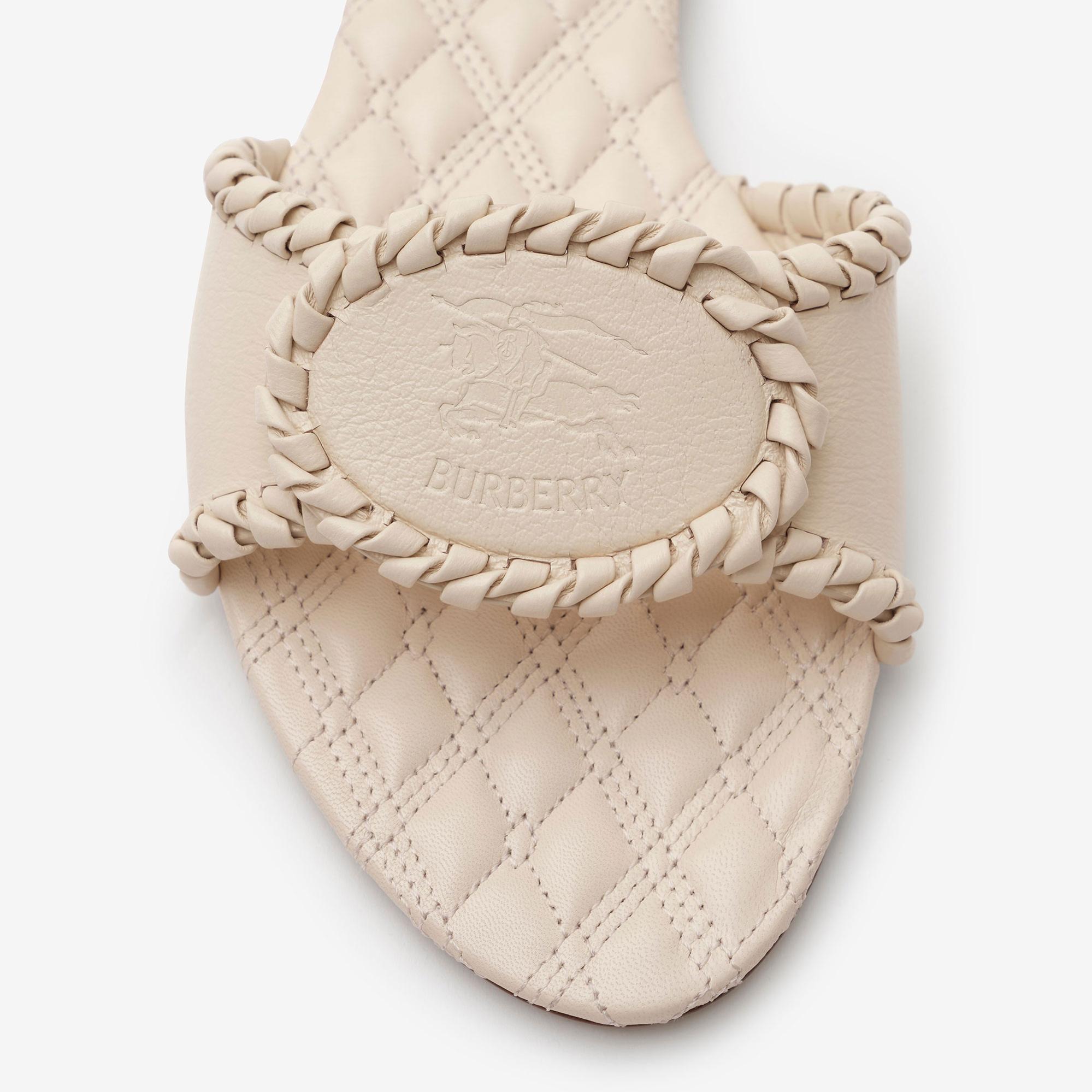 Burberry Leather Knight Stamp Kadın Krem Terlik