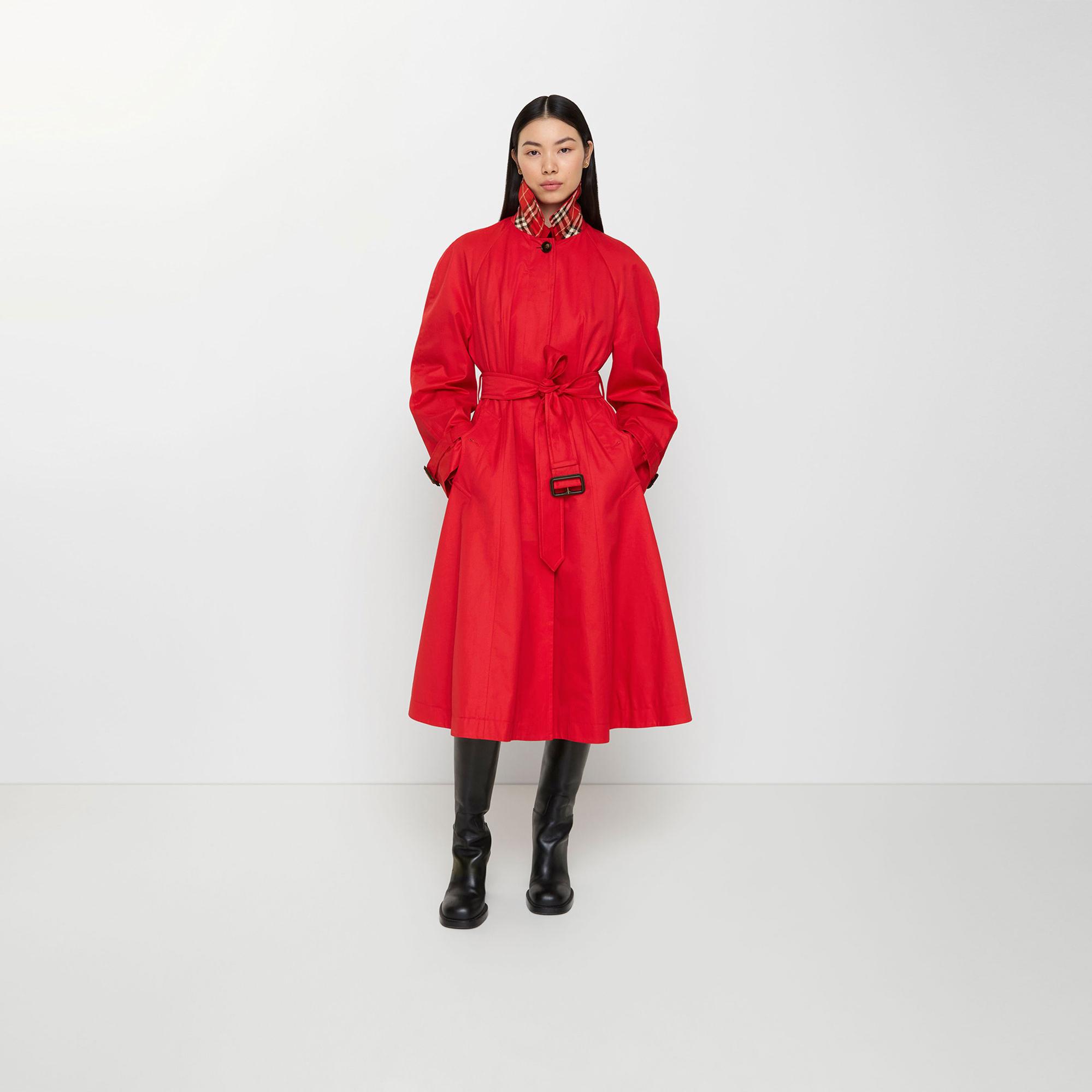 Burberry Long Gabardine Ellingham Fit-And-Flare Car Kadın Kırmızı Pardesü