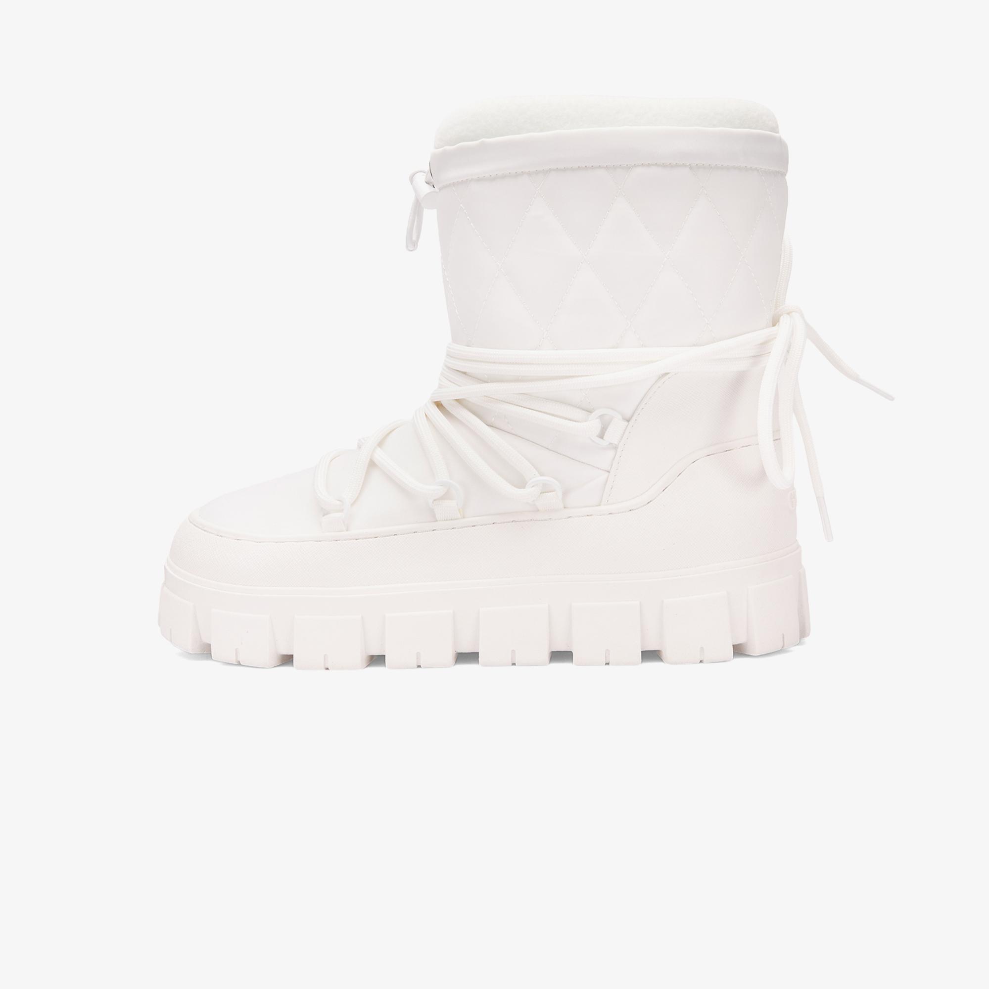 Guess Uniques Kadın Beyaz Bot