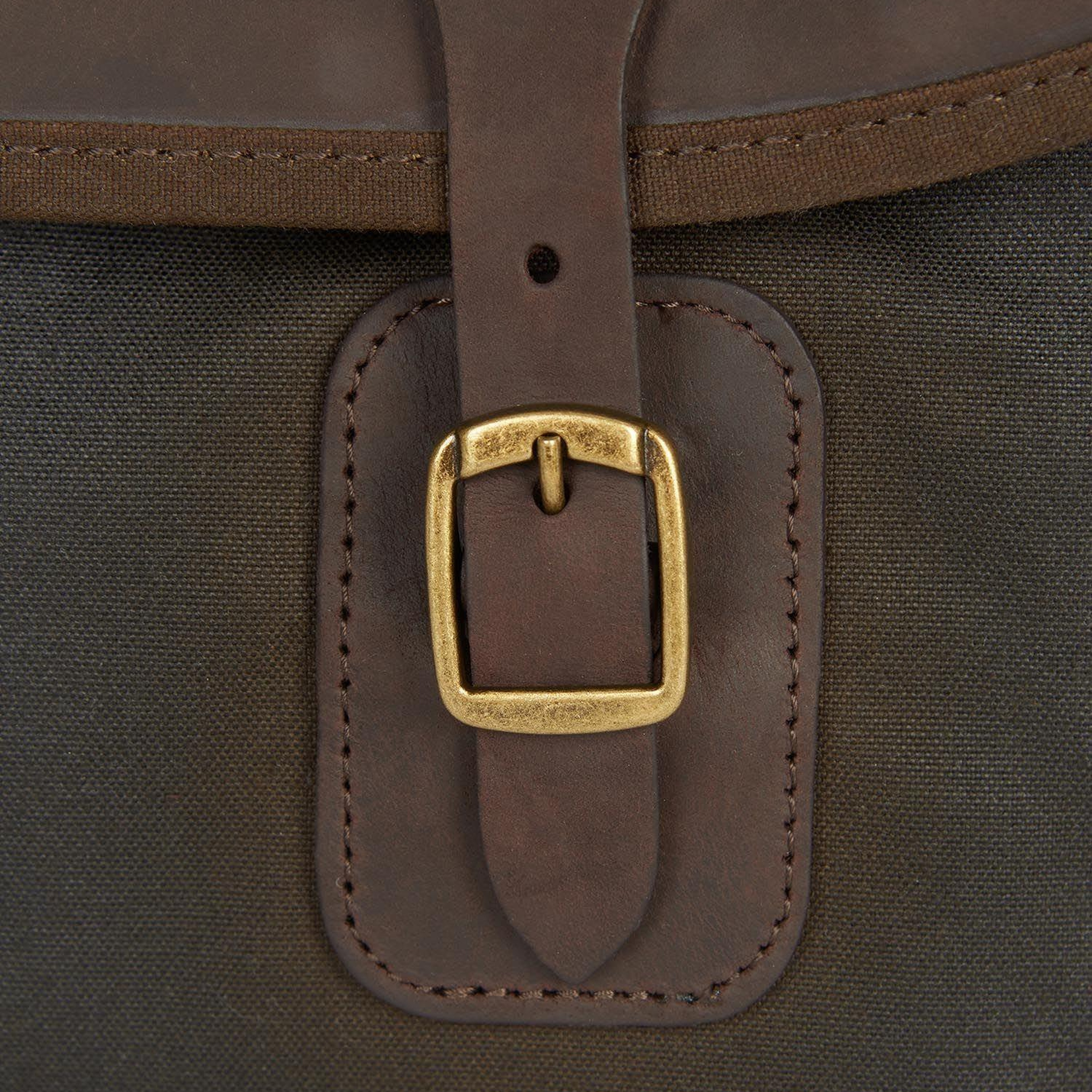 Barbour Yağlı Deri Tarras Postacı Çantası