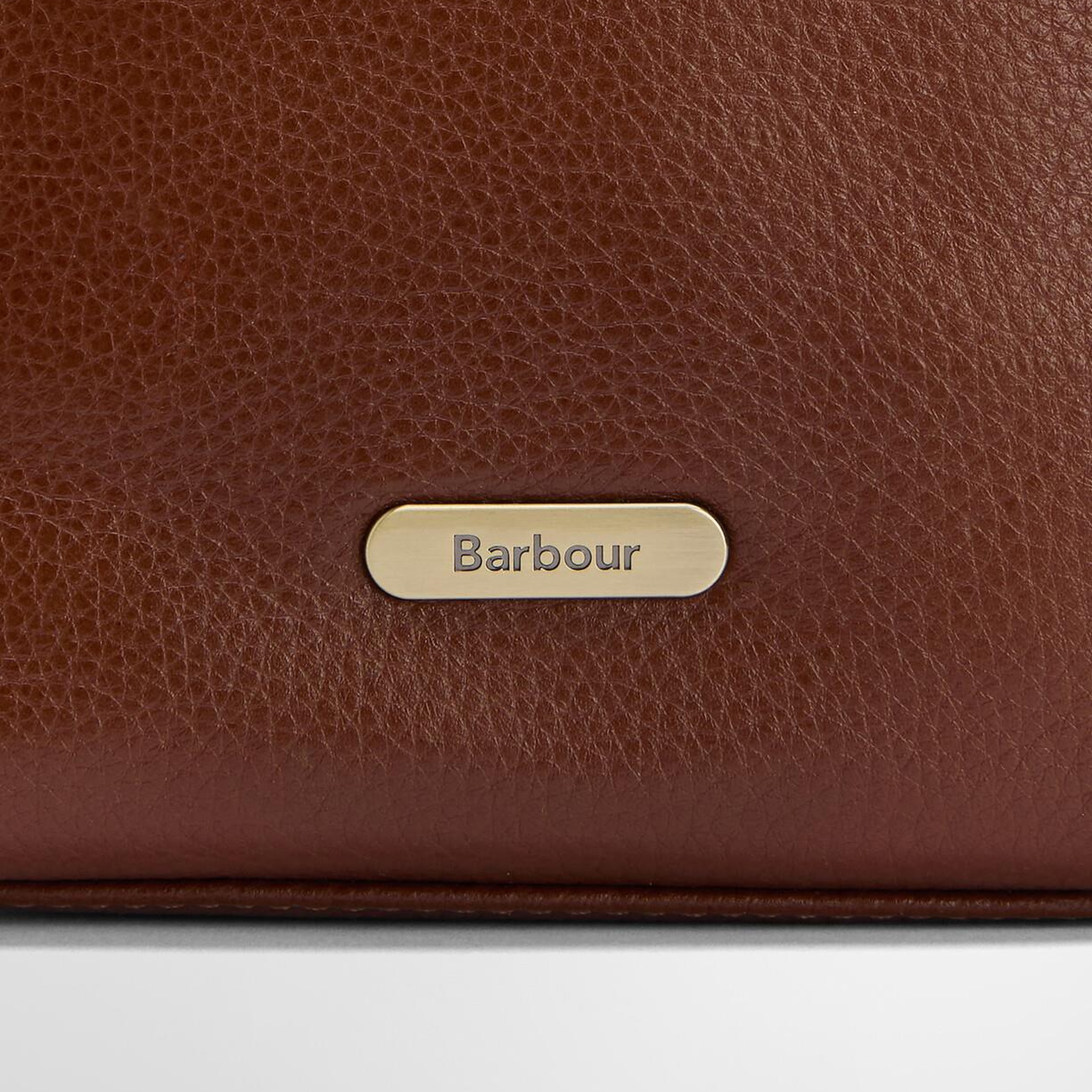 Barbour Cedar Deri Bucket Çanta