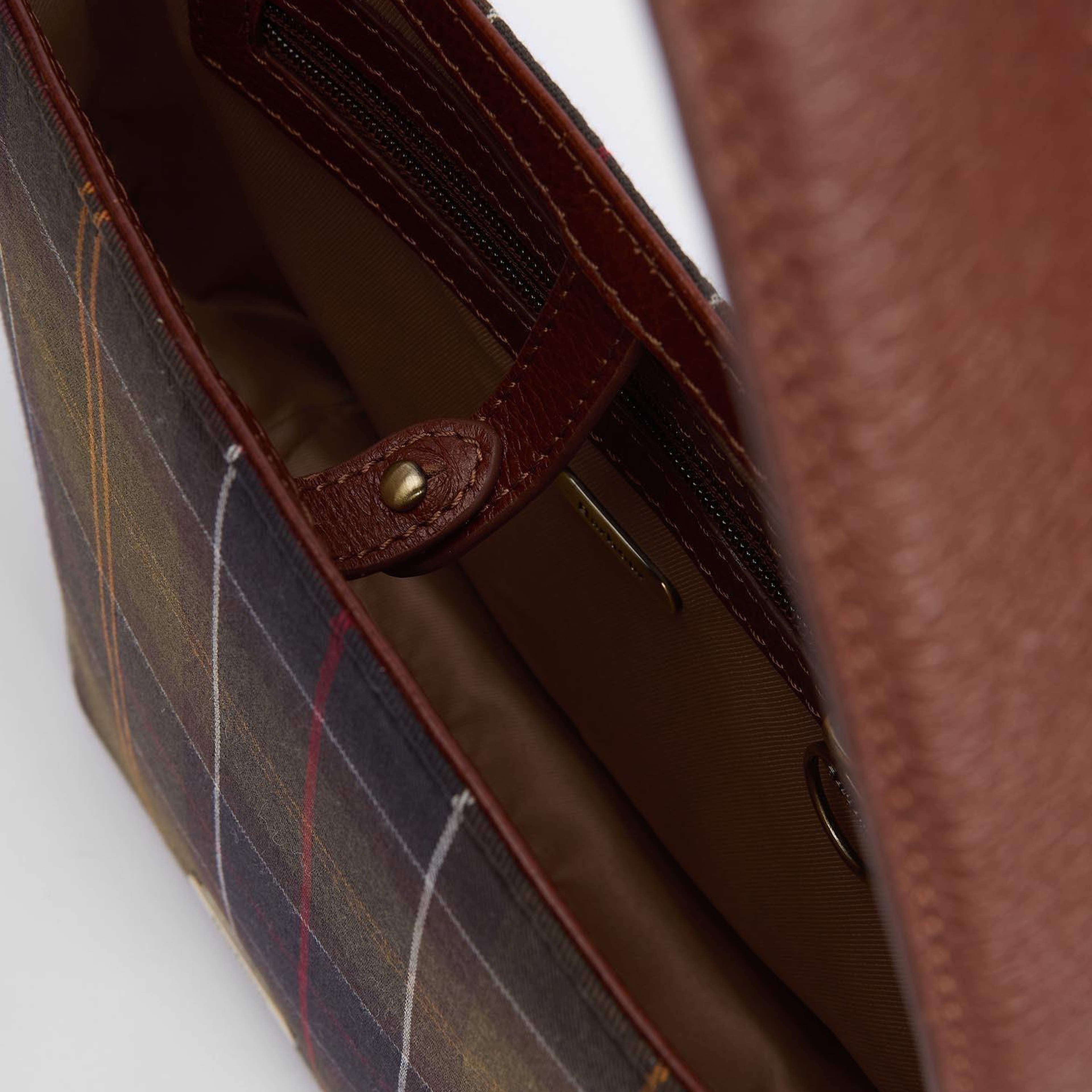 Barbour Cedar Tartan Bucket Kol Çantası