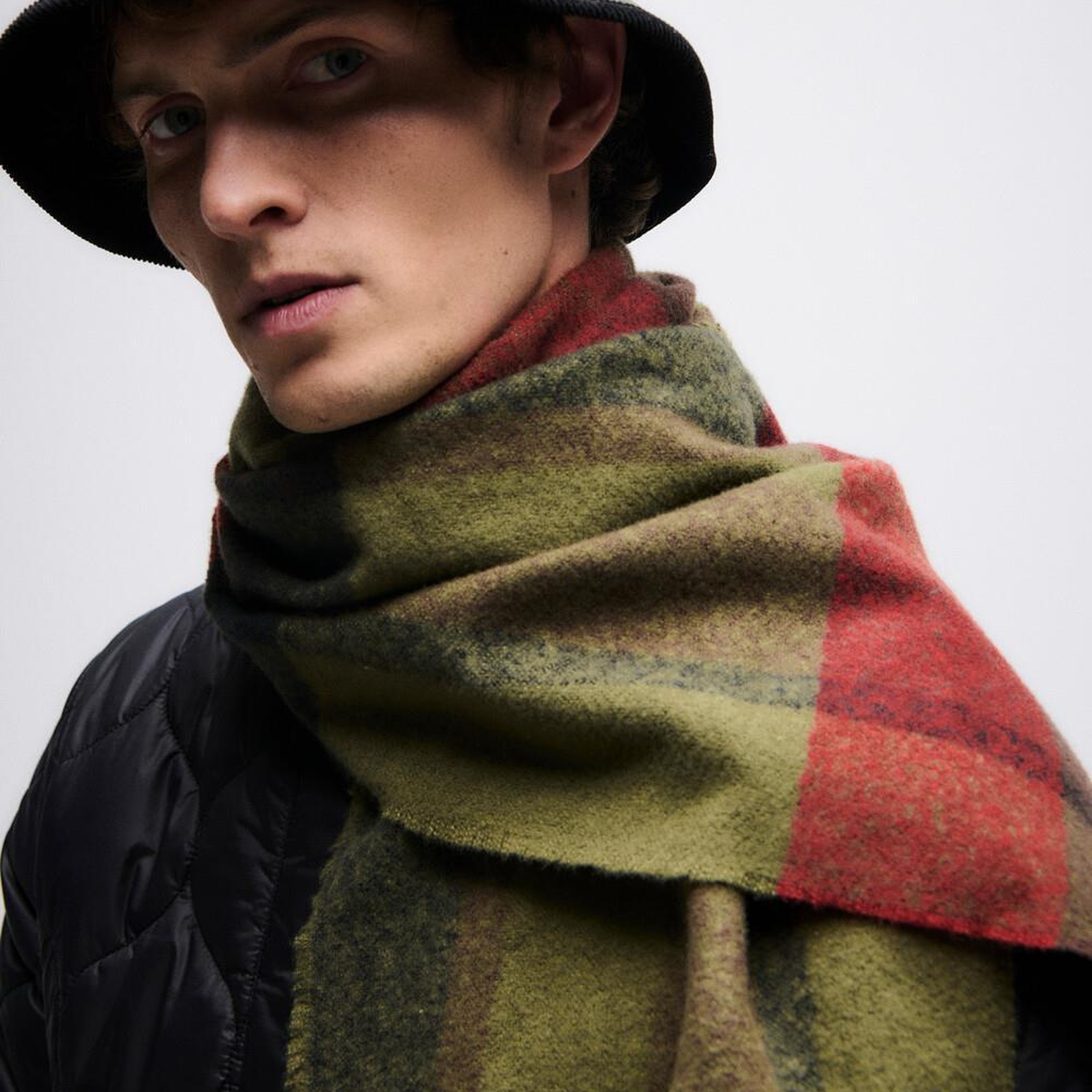 Barbour Field Yağlı Bucket Şapka