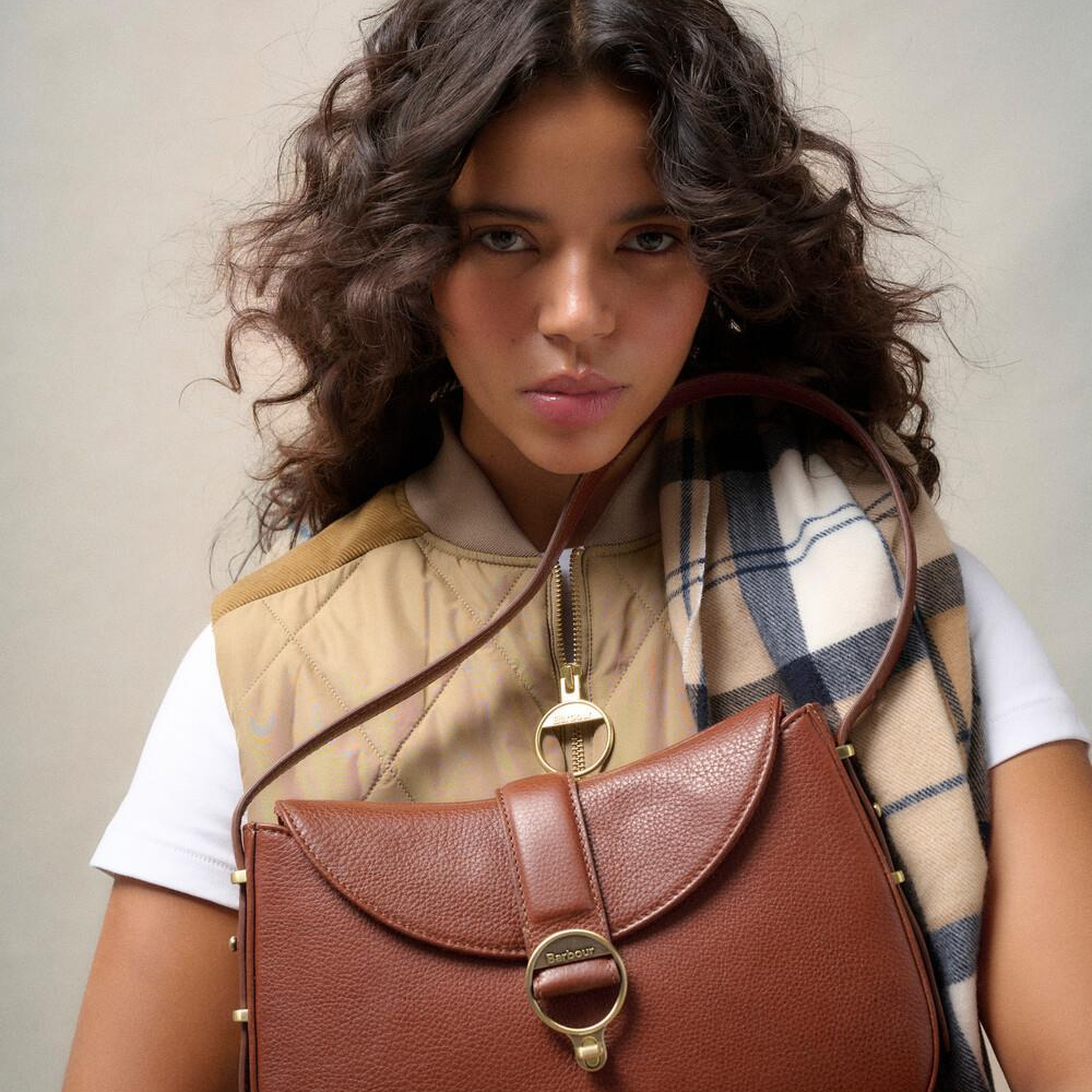 Barbour Alder Deri Kol Çantasıı