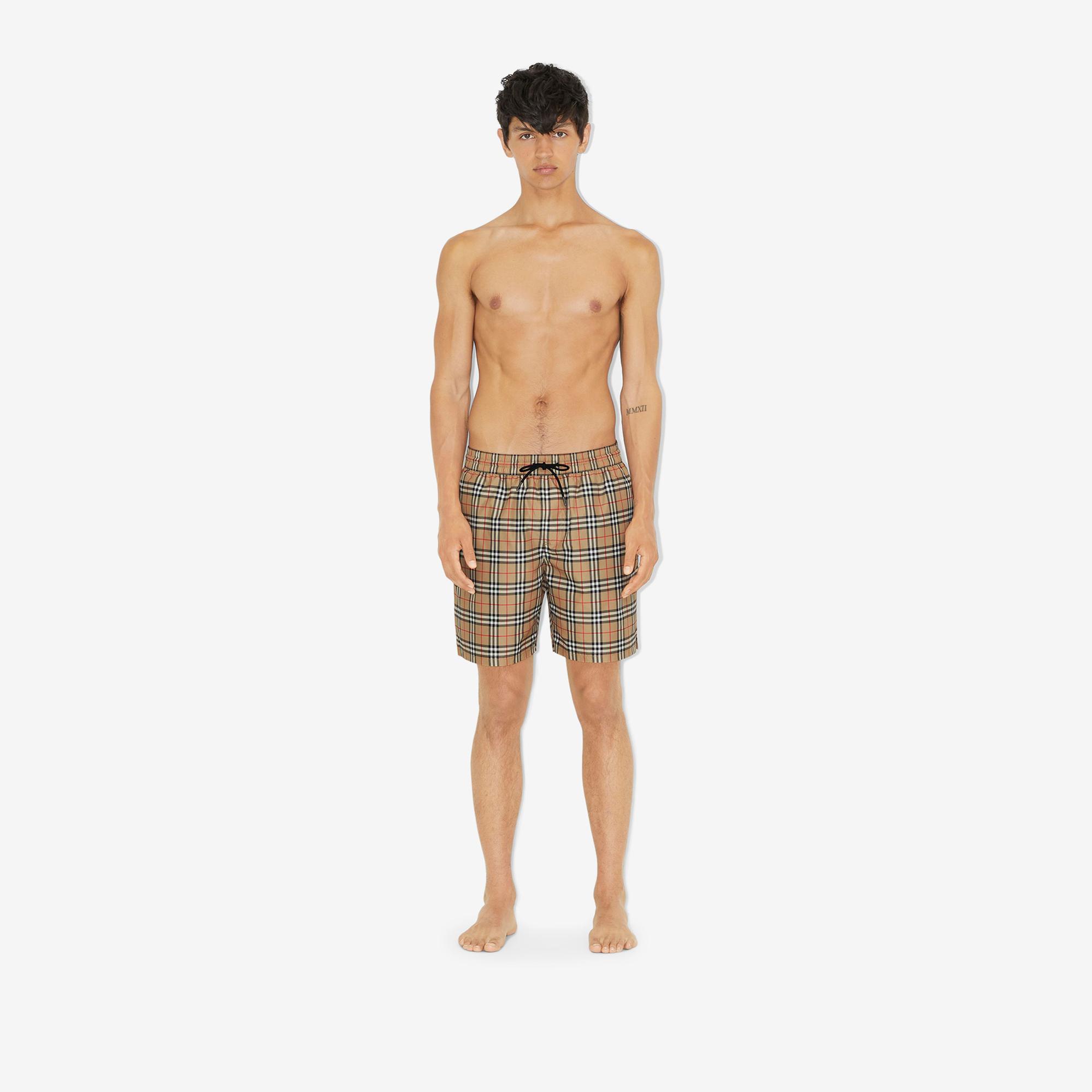 Burberry Guildes Erkek Bej Deniz Şortu