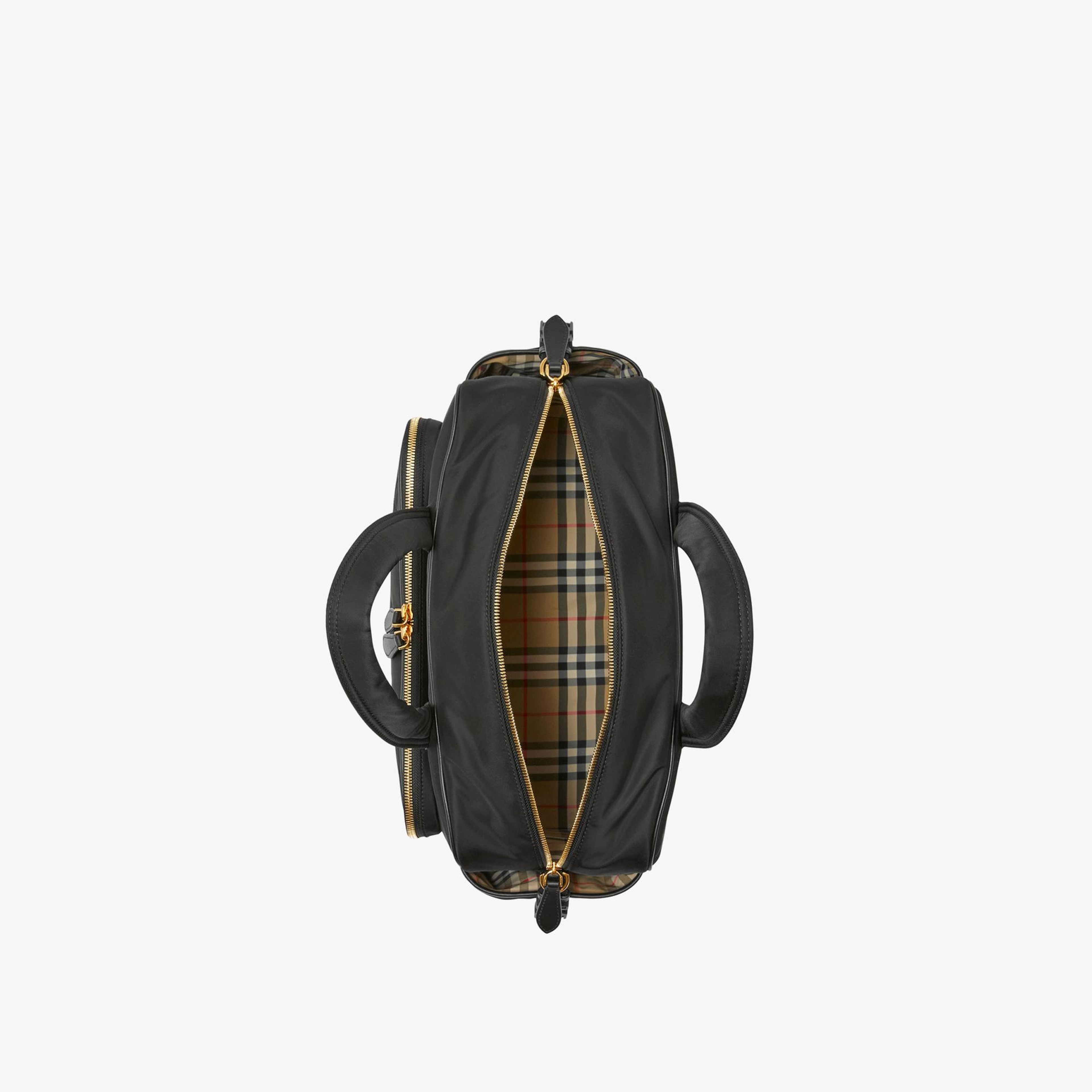 Burberry Quilted Nylon Baby Changing Çocuk Siyah Omuz Çantası