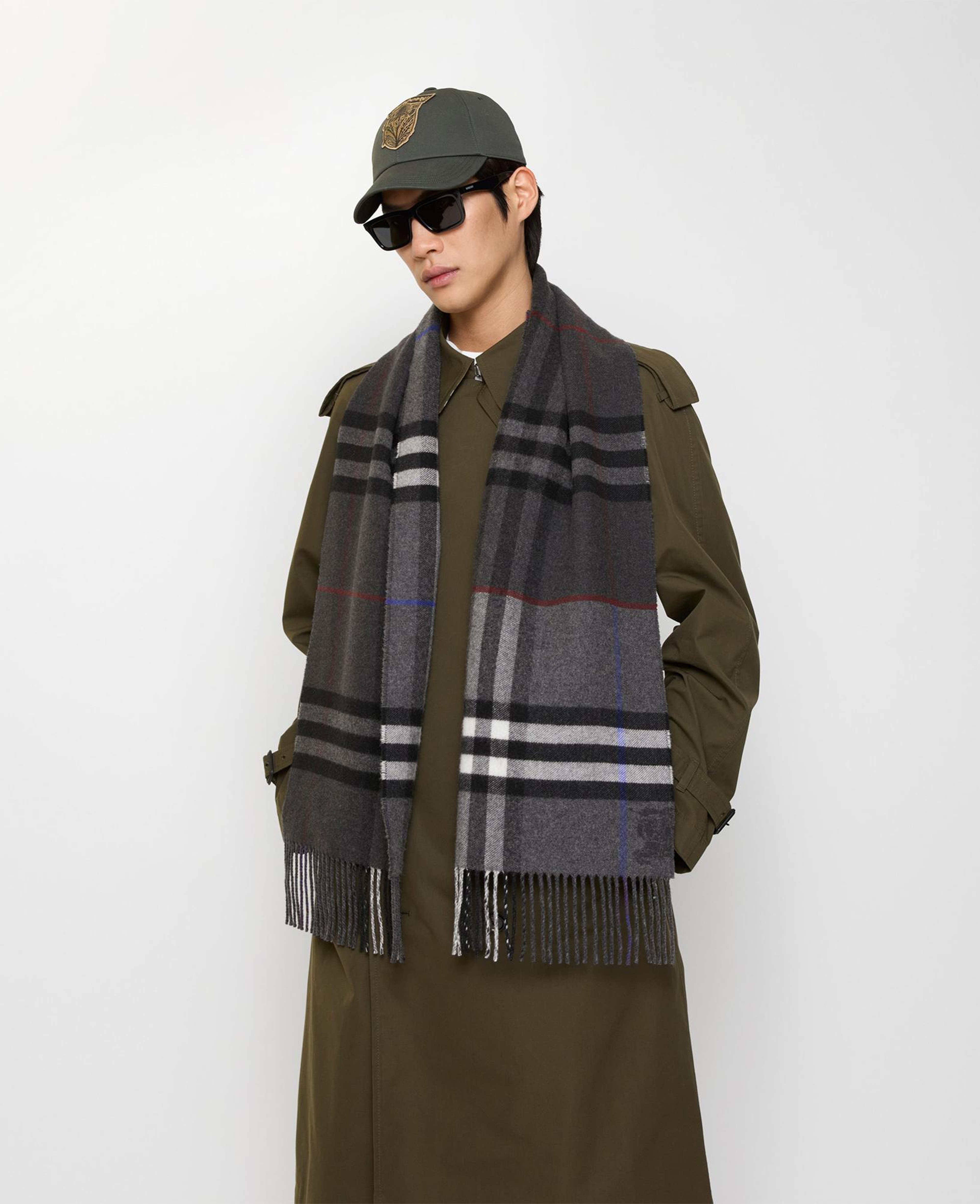 Burberry Double Ekd Kadın Gri Atkı