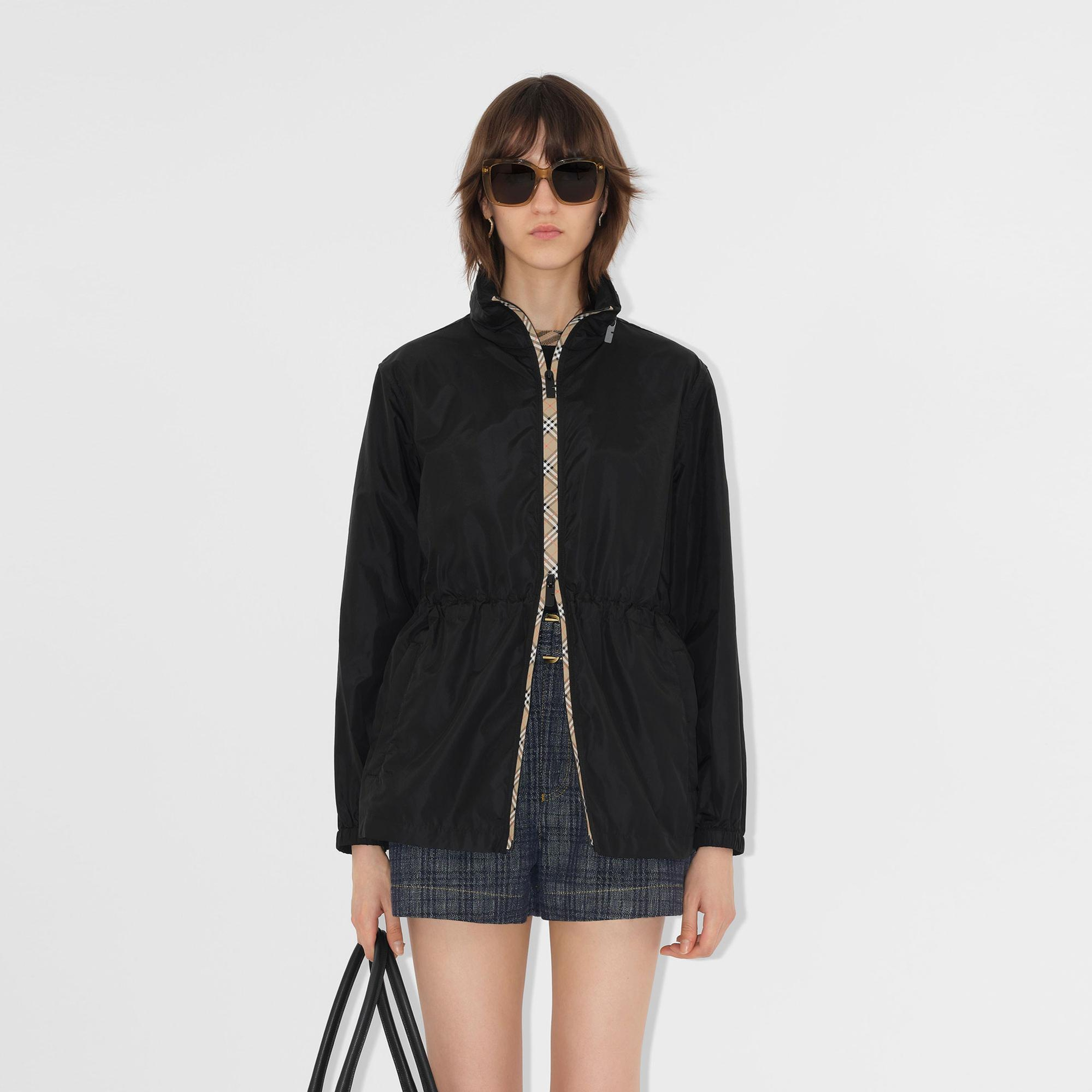 Burberry Kadın Siyah Mont