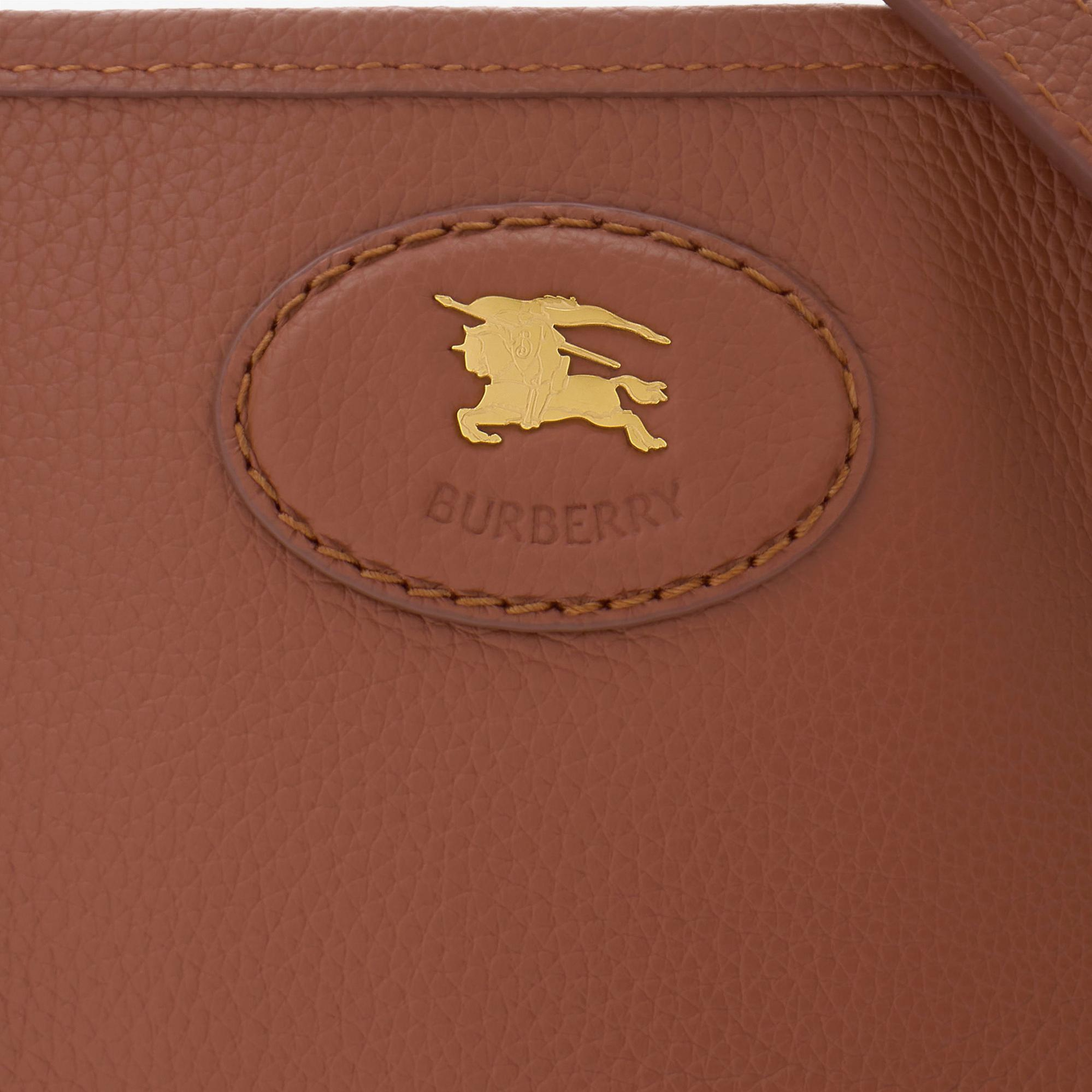 Burberry Reversıble Tote Kadın Kahverengi Omuz Çantası