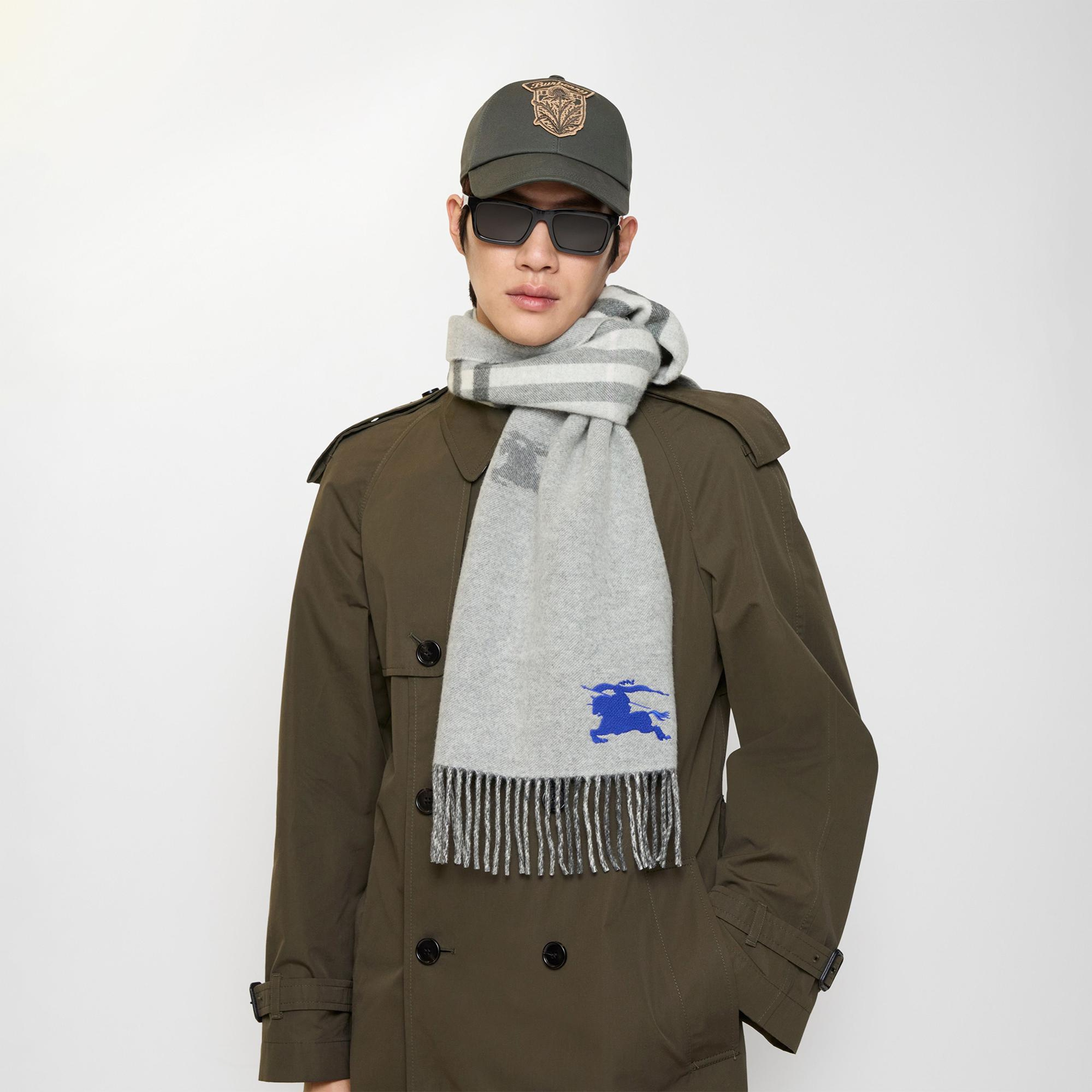 Burberry Ekd Jacq Kadın Gri Atkı