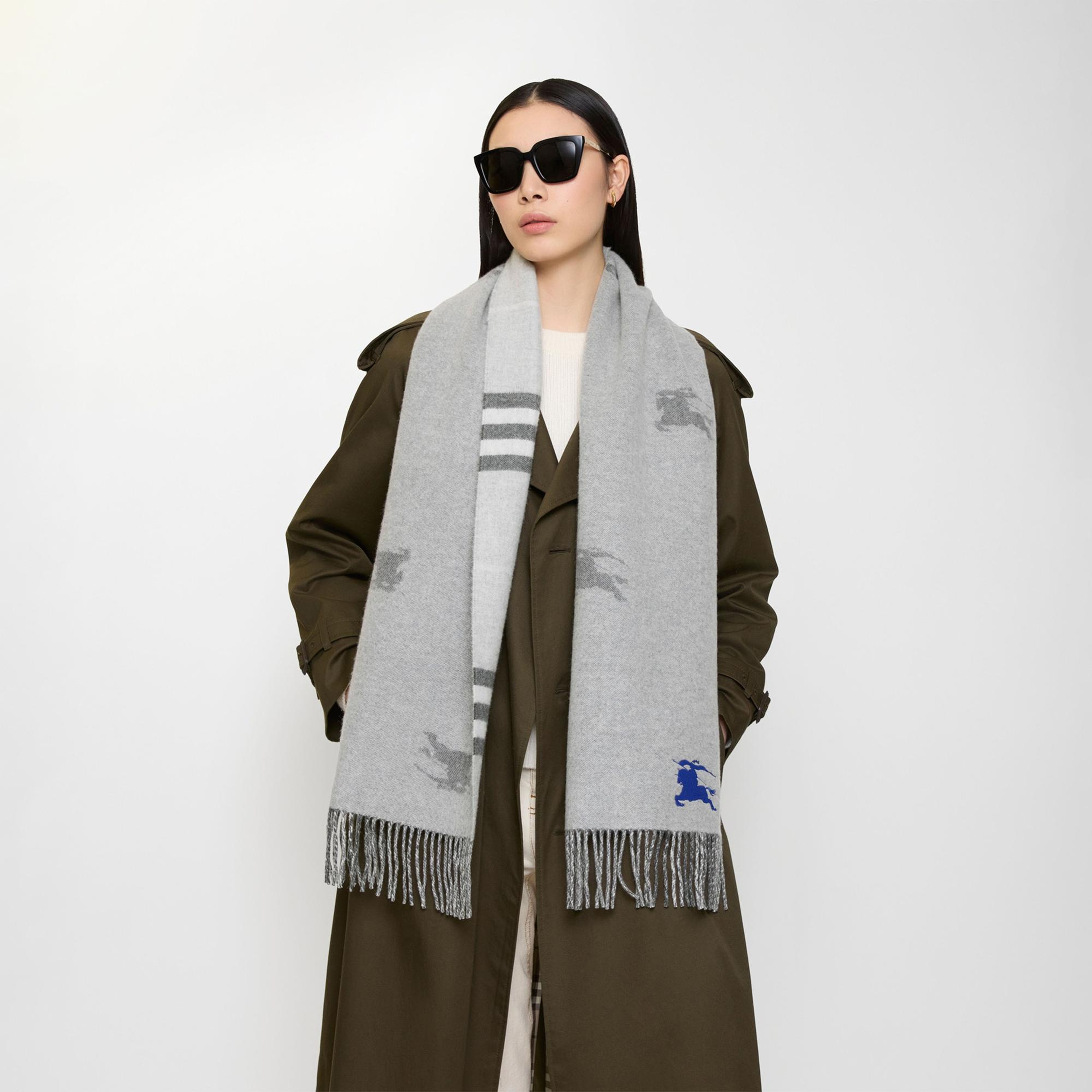 Burberry Ekd Jacq Kadın Gri Atkı