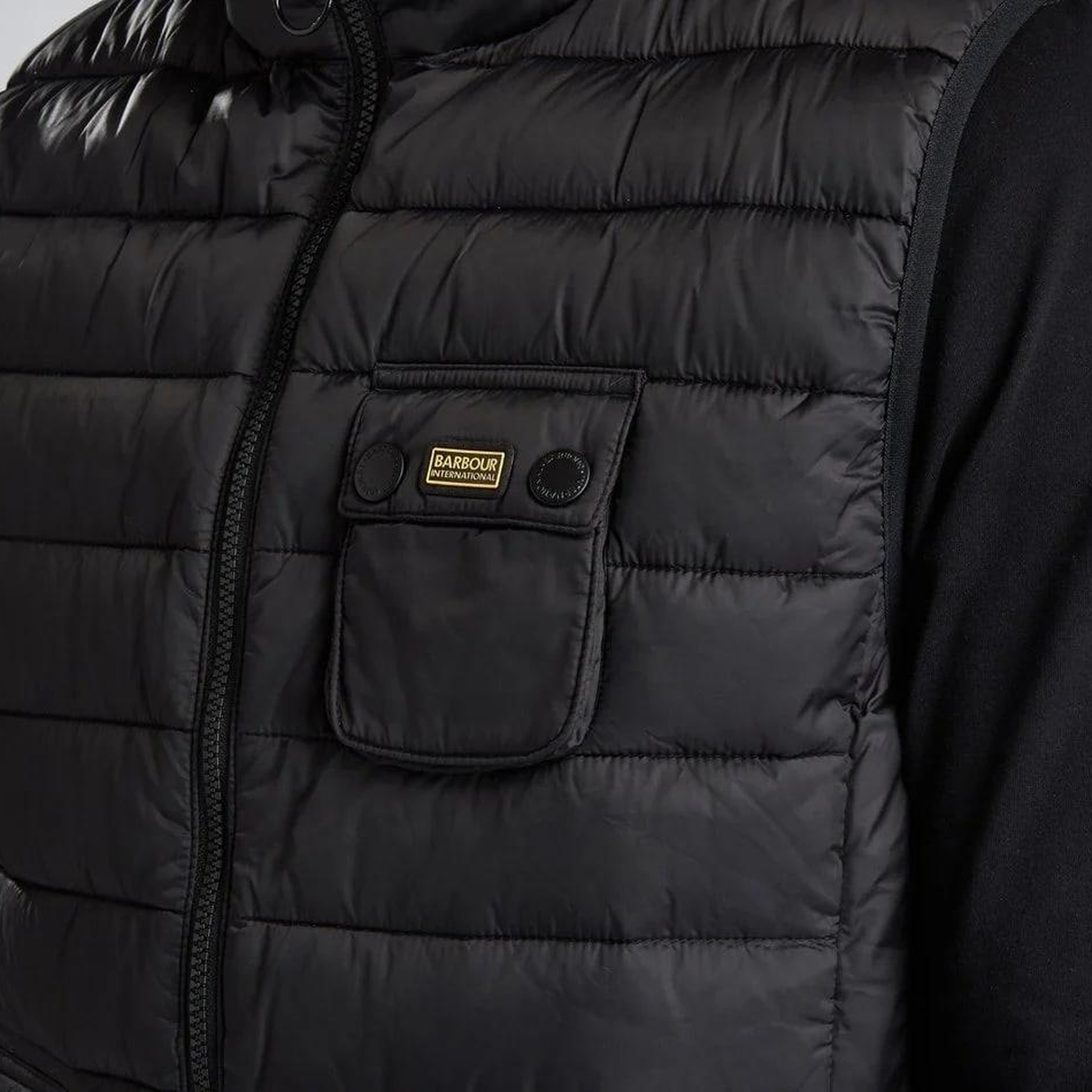 B.Int. Ousten Kapüşonlu Yelek