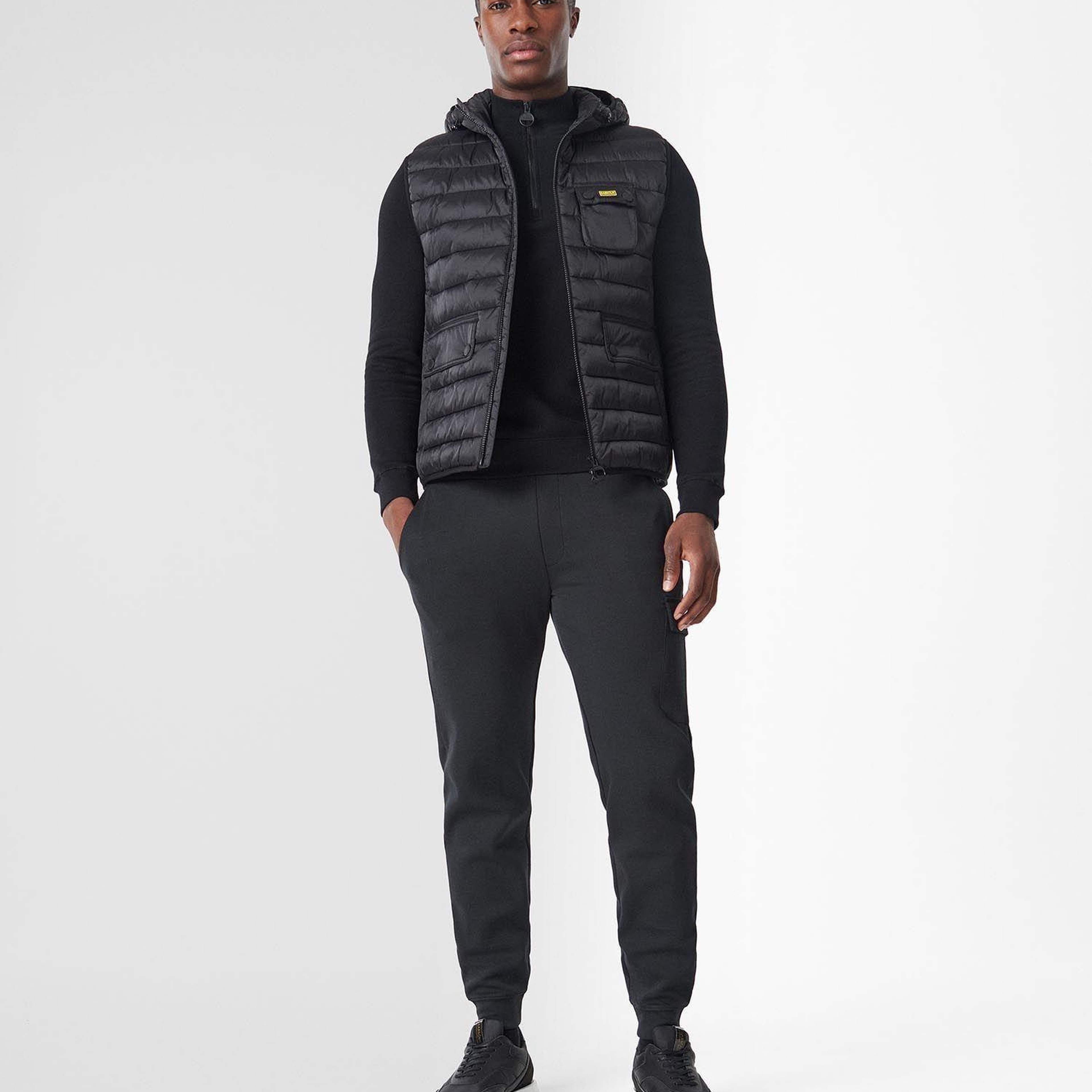 B.Int. Ousten Kapüşonlu Yelek