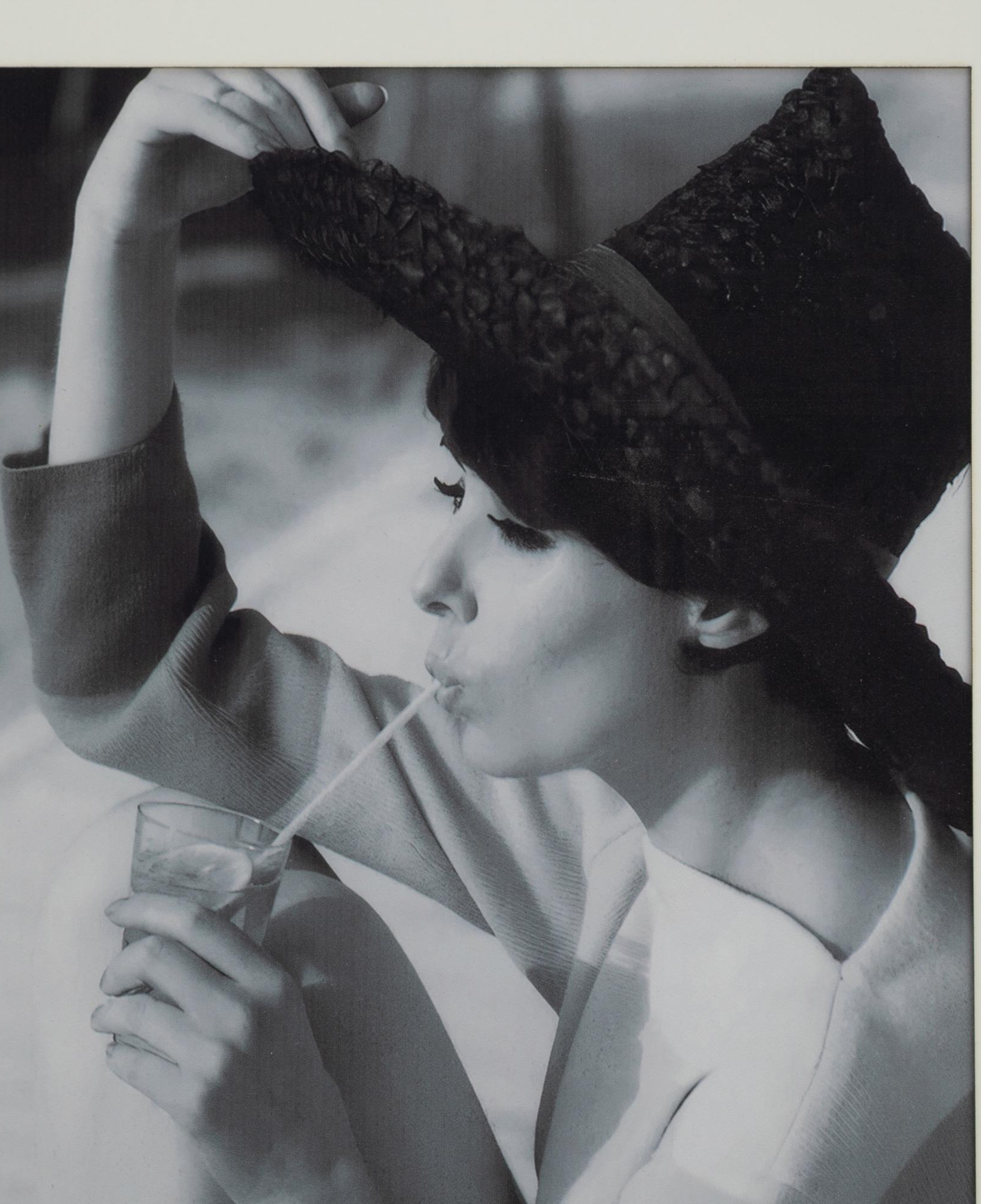 ELEGANCE ÇERÇEVELİ CAM TABLO 50X70 CM