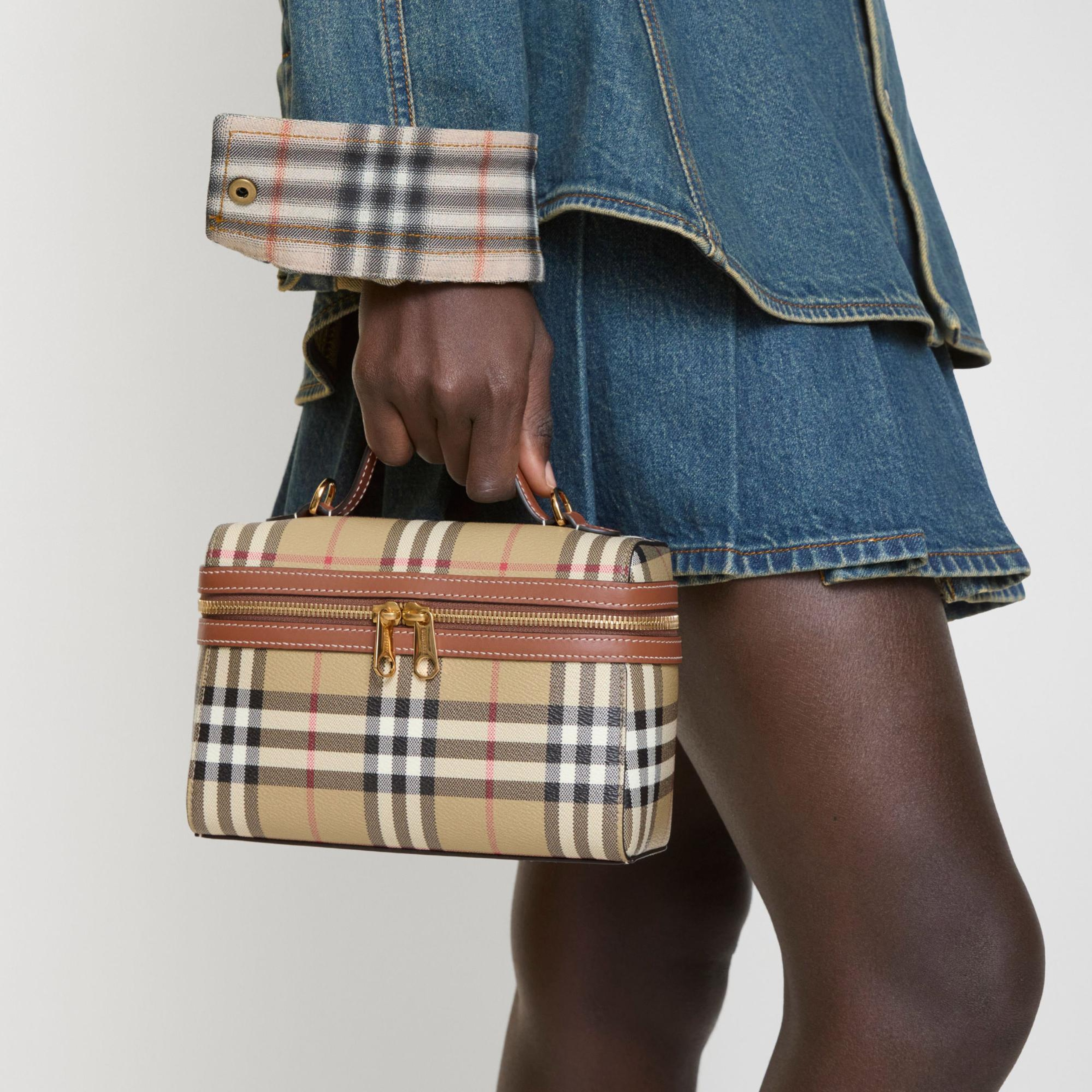 Burberry Vanıty Kadın Bej Çapraz Çanta