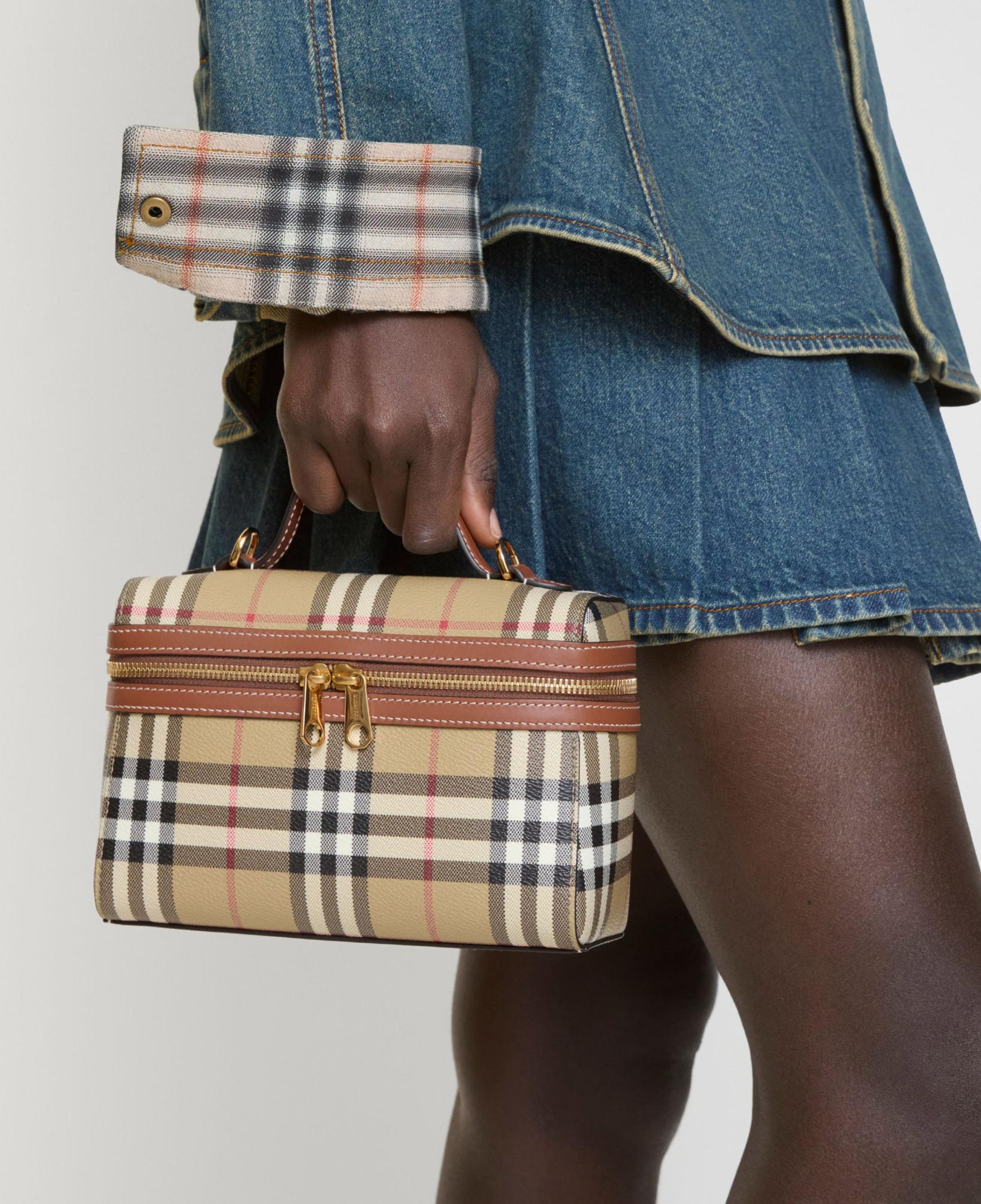 Burberry Vanıty Kadın Bej Çapraz Çanta