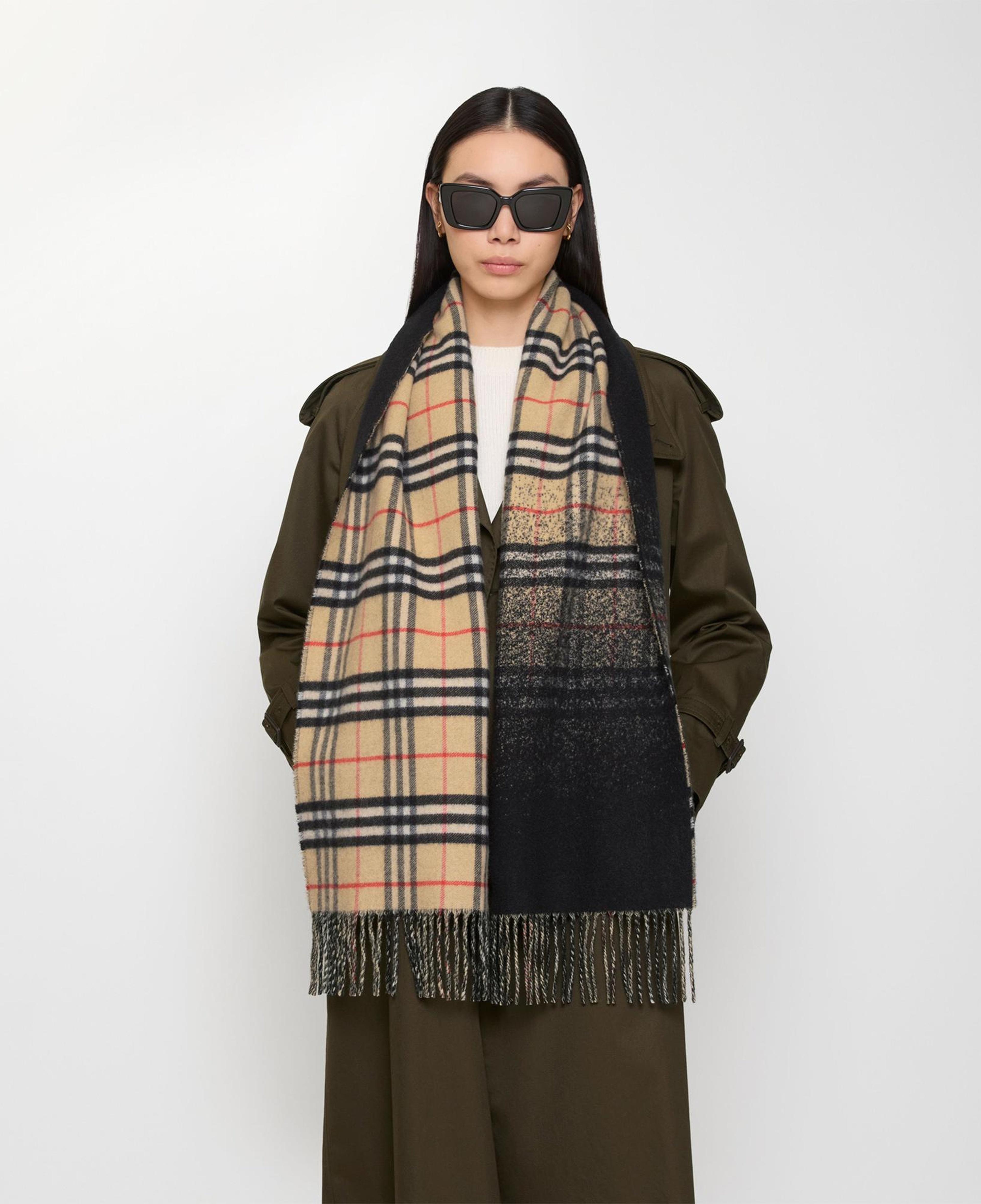 Burberry Gradıent Check Kadın Bej Atkı