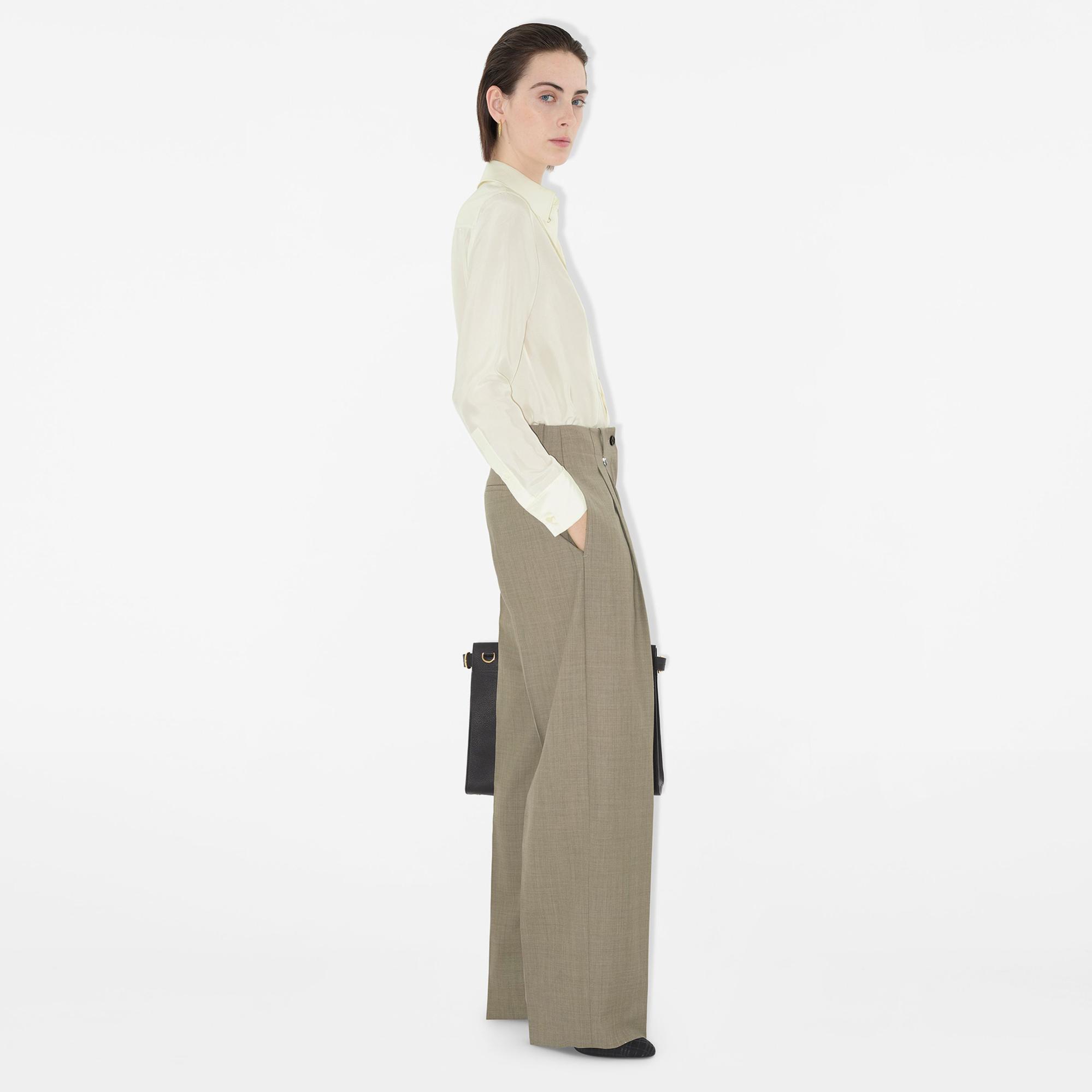 Burberry Kadın Haki Pantolon