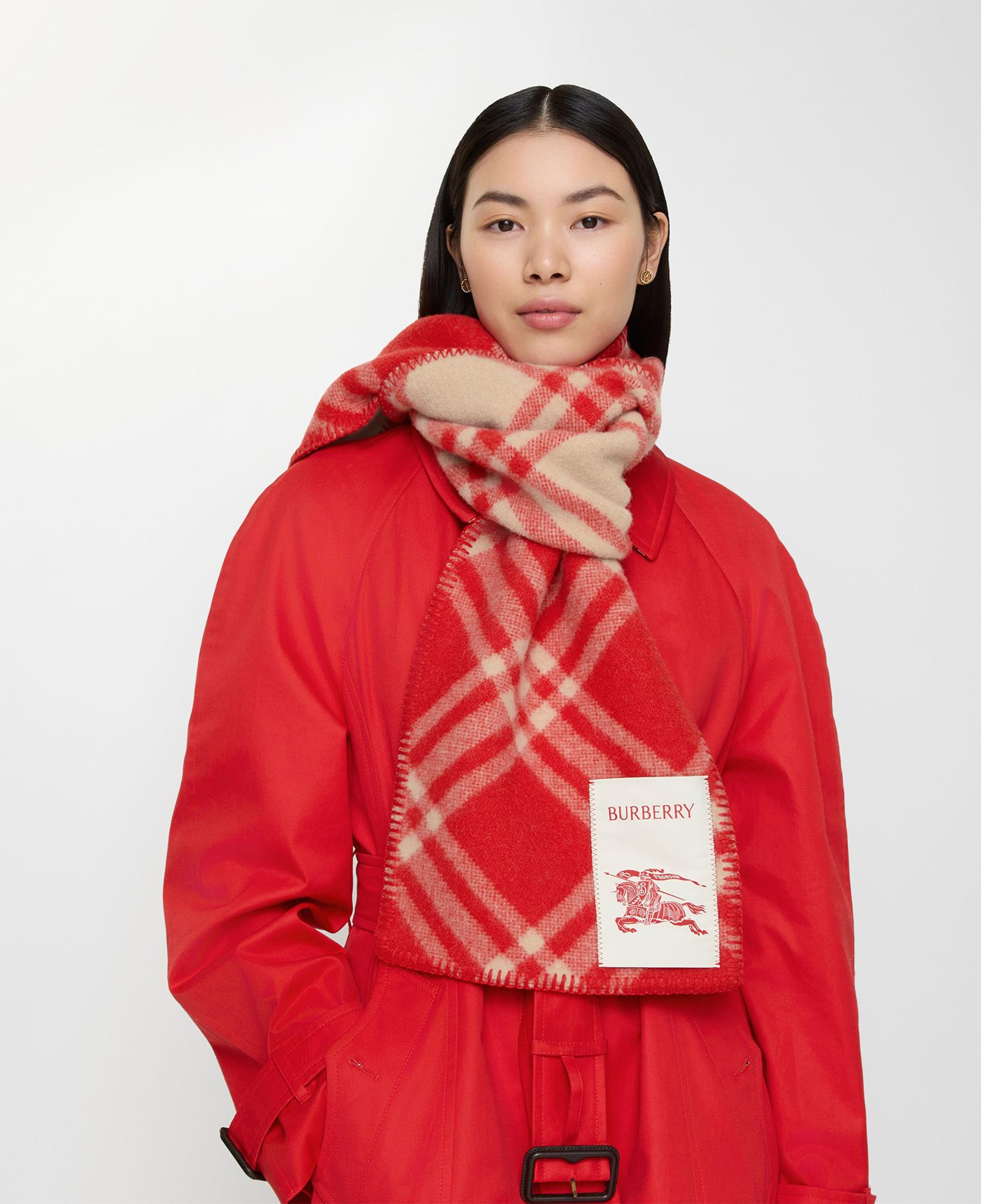 Burberry Kadın Kırmızı Atkı