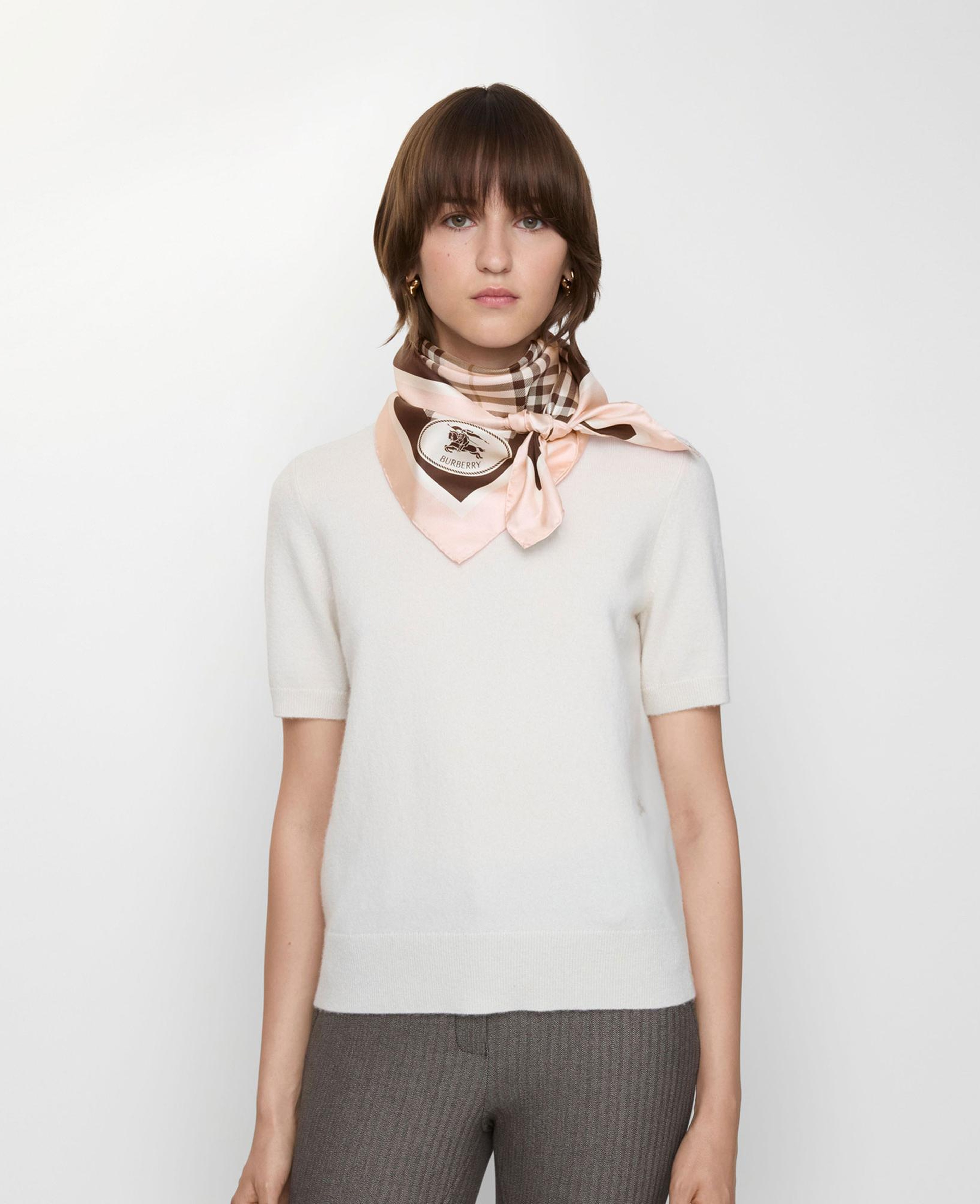 Burberry Med Check Border Kadın Pembe Eşarp