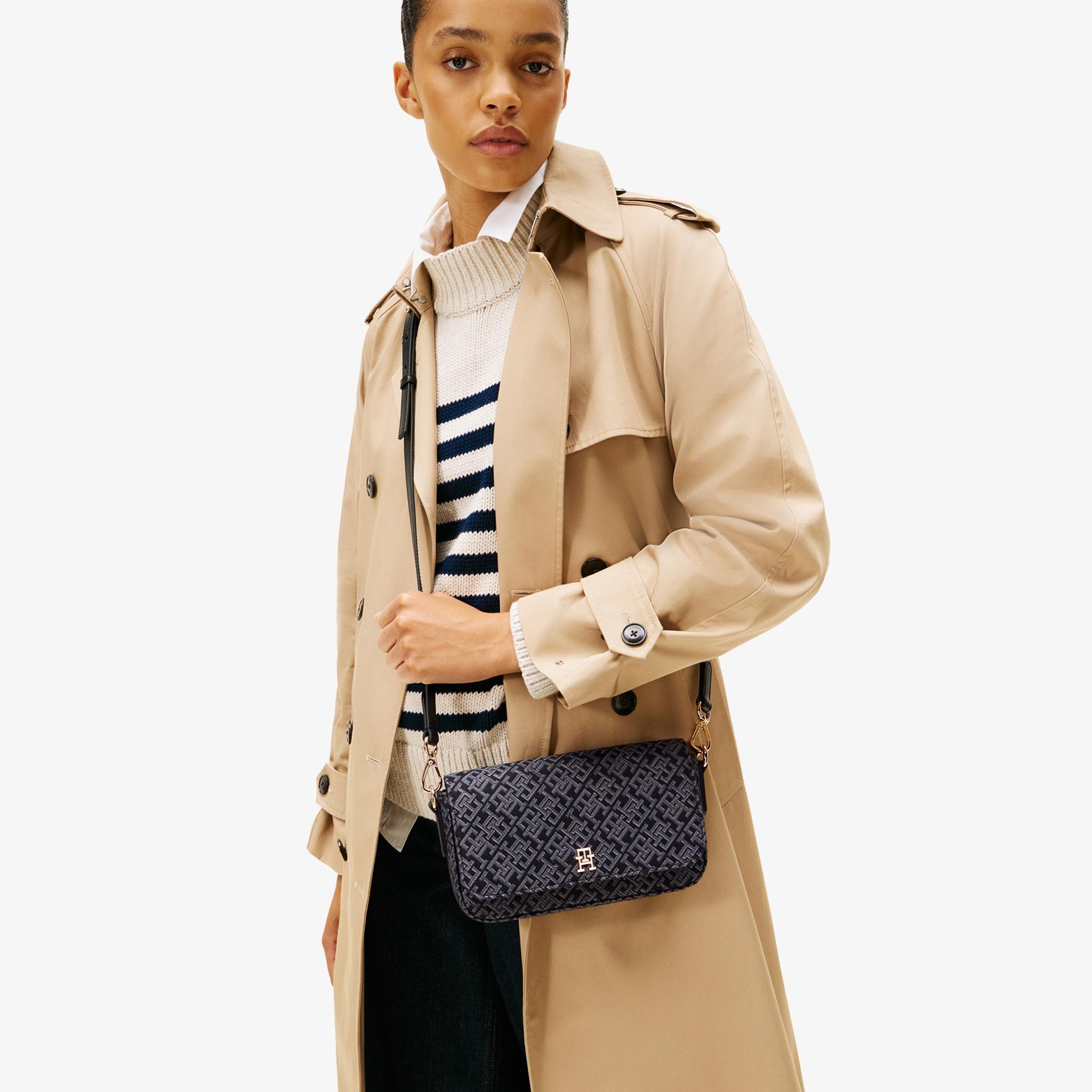 Tommy Hilfiger Icon Conv Jacquard Kadın Siyah Çapraz Çanta