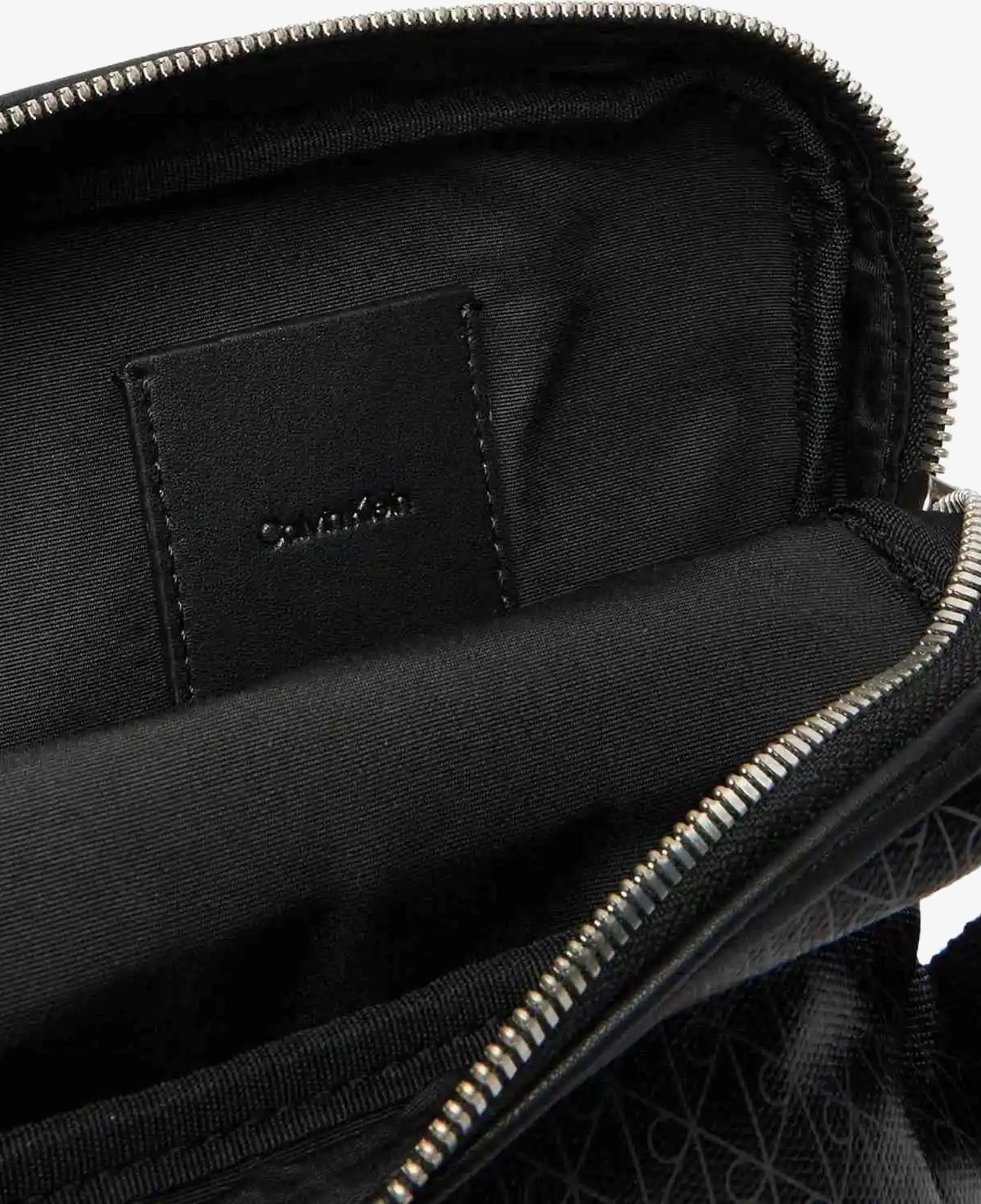 Calvin Klein Emblem Coated Slim Reporter Erkek Siyah Çapraz Çanta