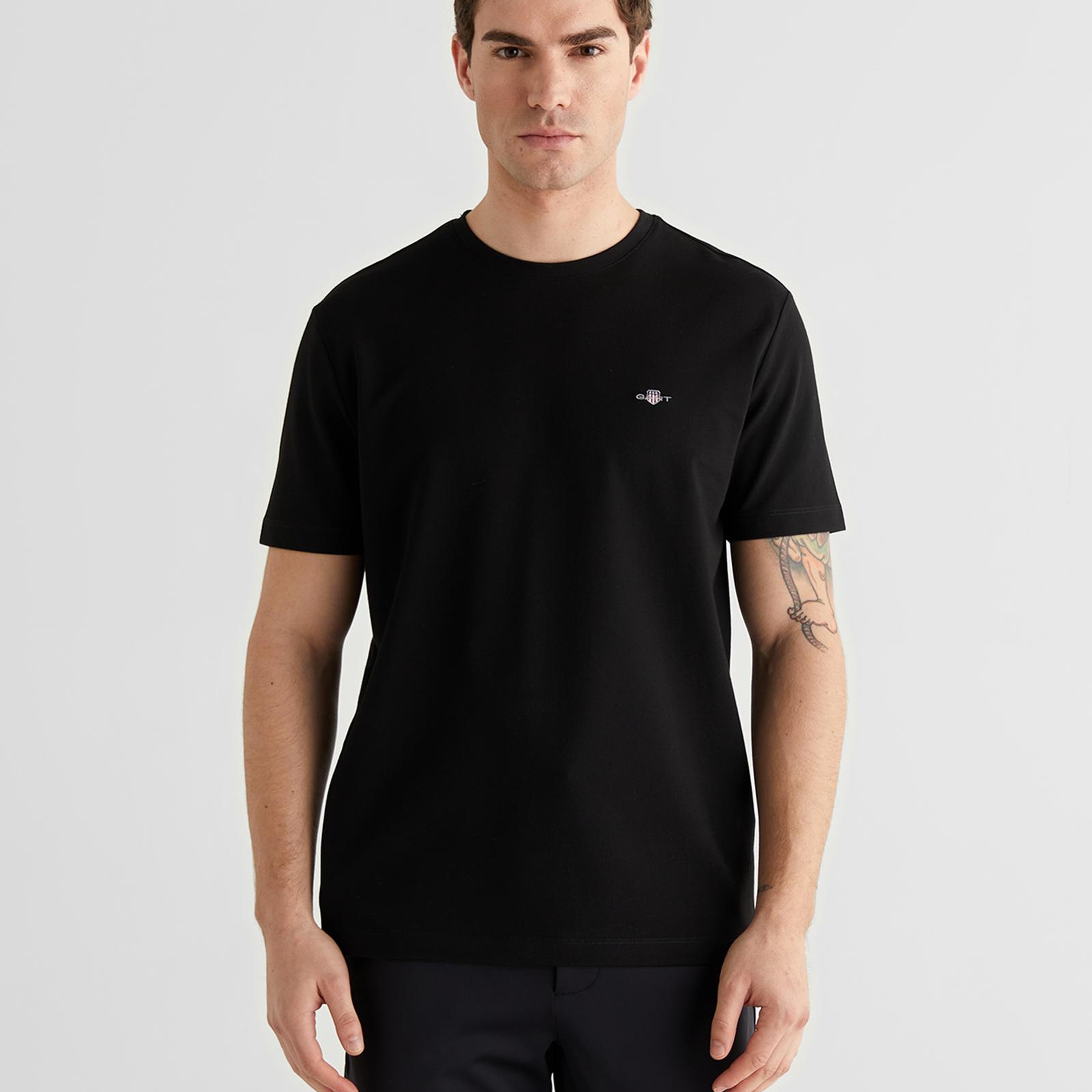 GANT Erkek Siyah Bisiklet Yaka Regular Fit Logolu T-Shirt