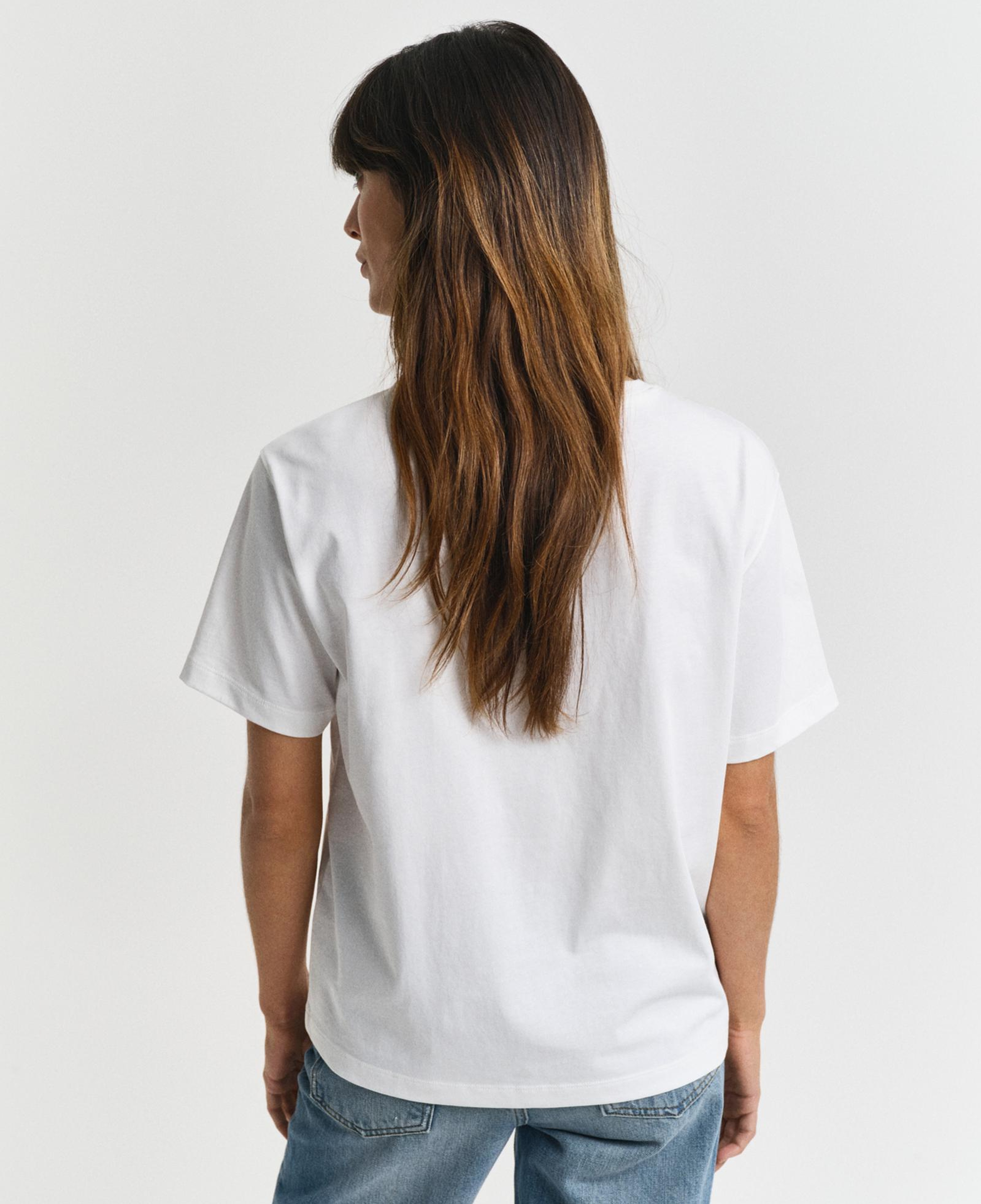 GANT Kadın Krem Relaxed Fit Bisiklet Yaka Logolu T-Shirt