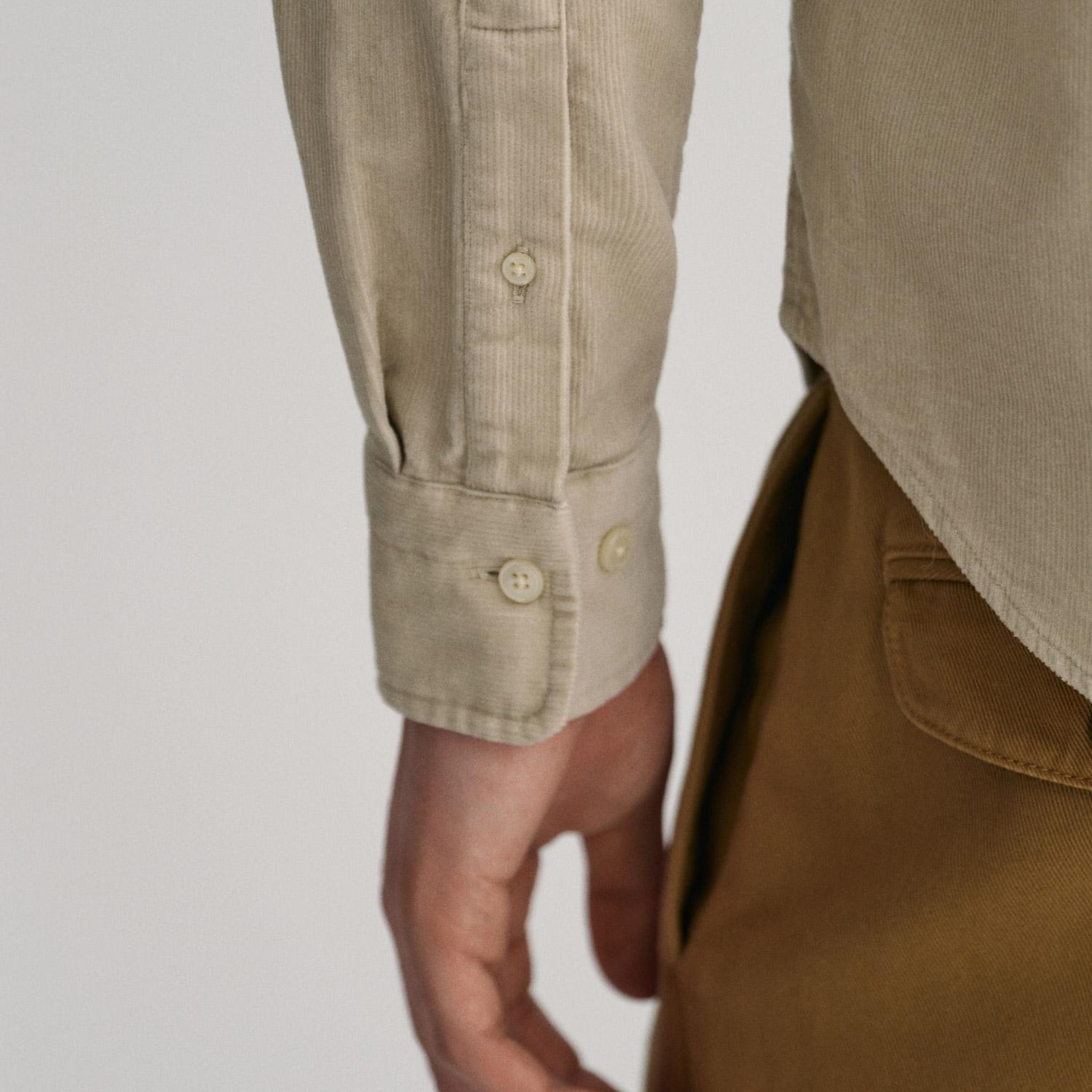 Gant Erkek Bej Regular Fit Düğmeli Yaka Kadife Gömlek