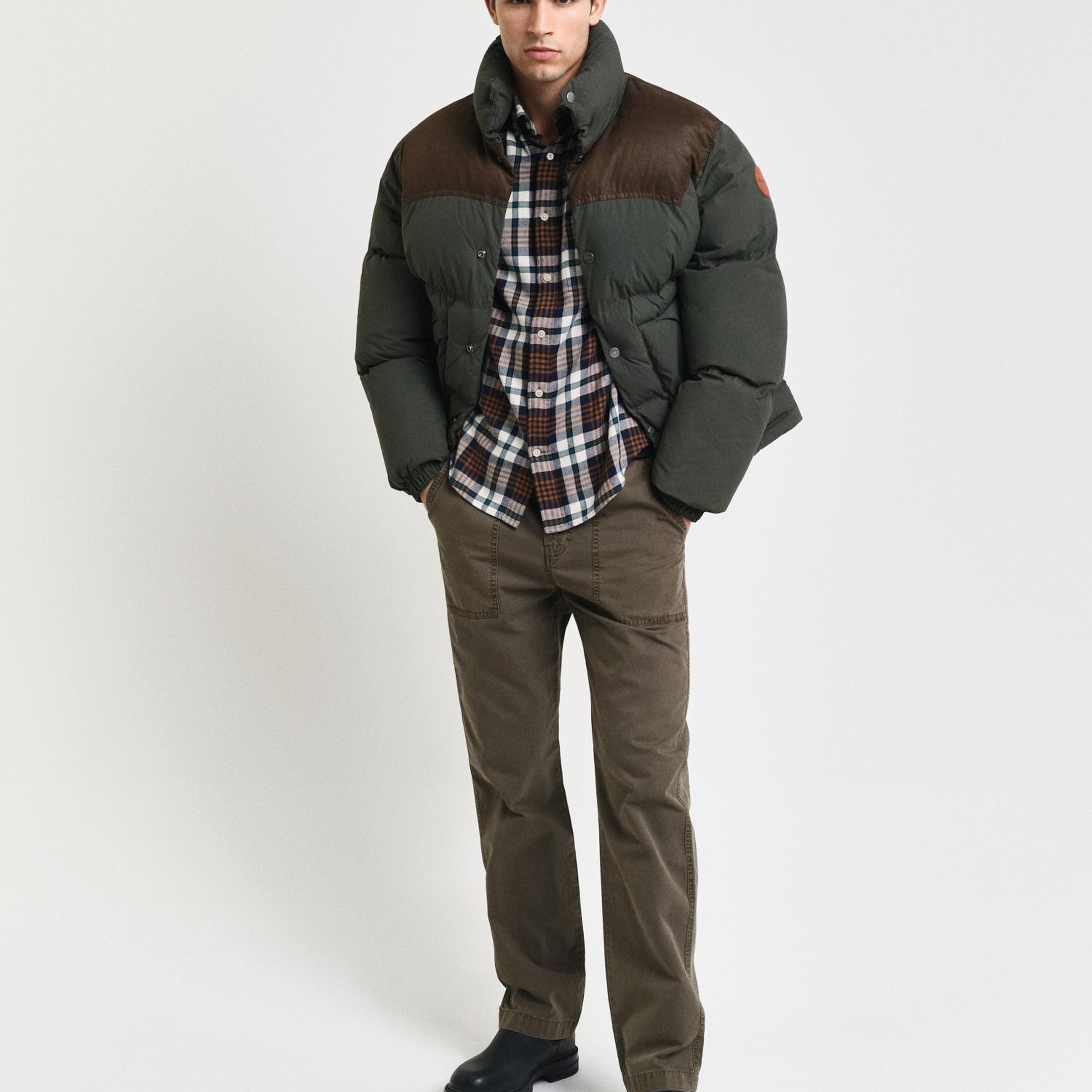 GANT Erkek Kahverengi Regular Fit Düğmeli Yaka Logolu Gömlek