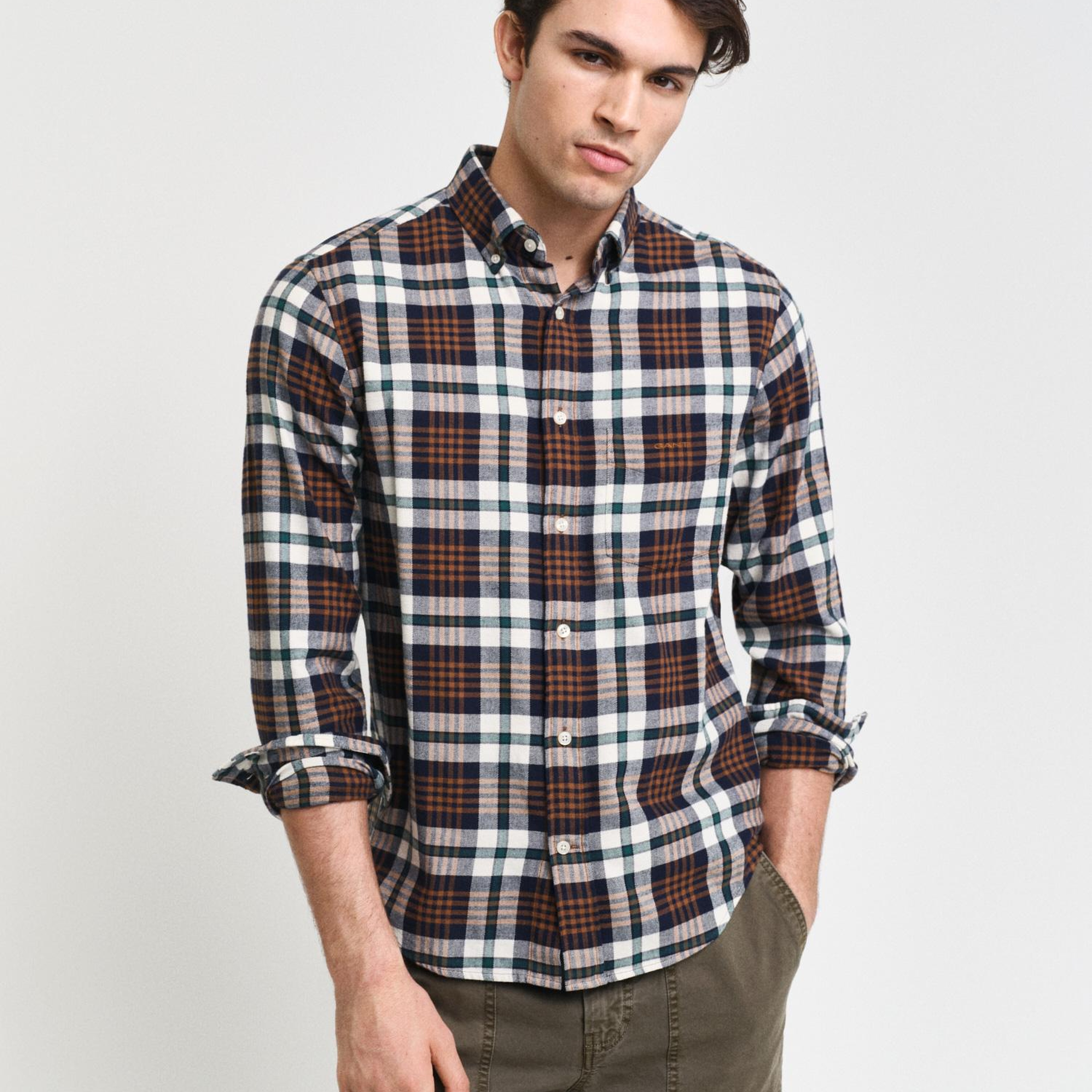 GANT Erkek Kahverengi Regular Fit Düğmeli Yaka Logolu Gömlek