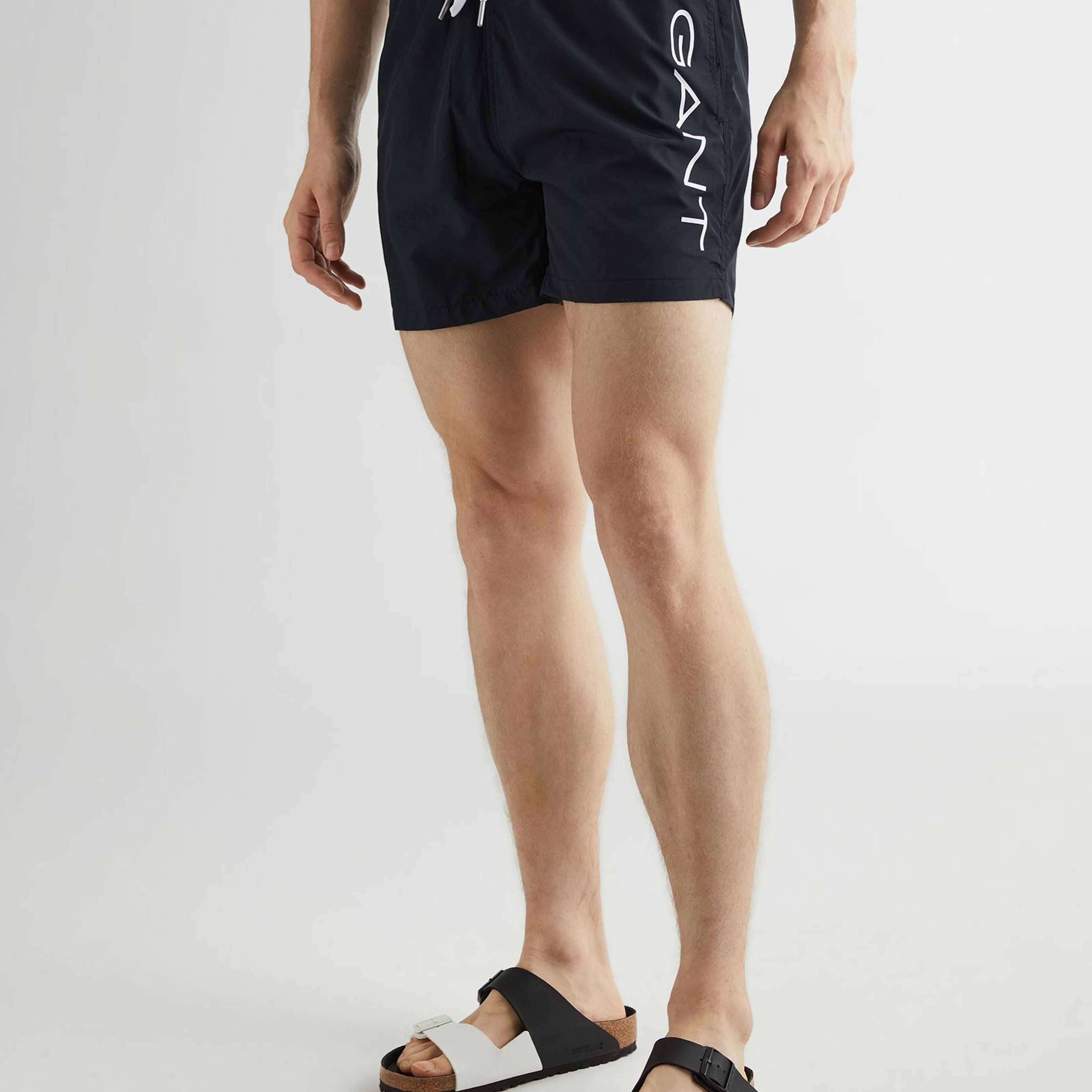 GANT Erkek Siyah Regular Fit Logolu Mayo Şort