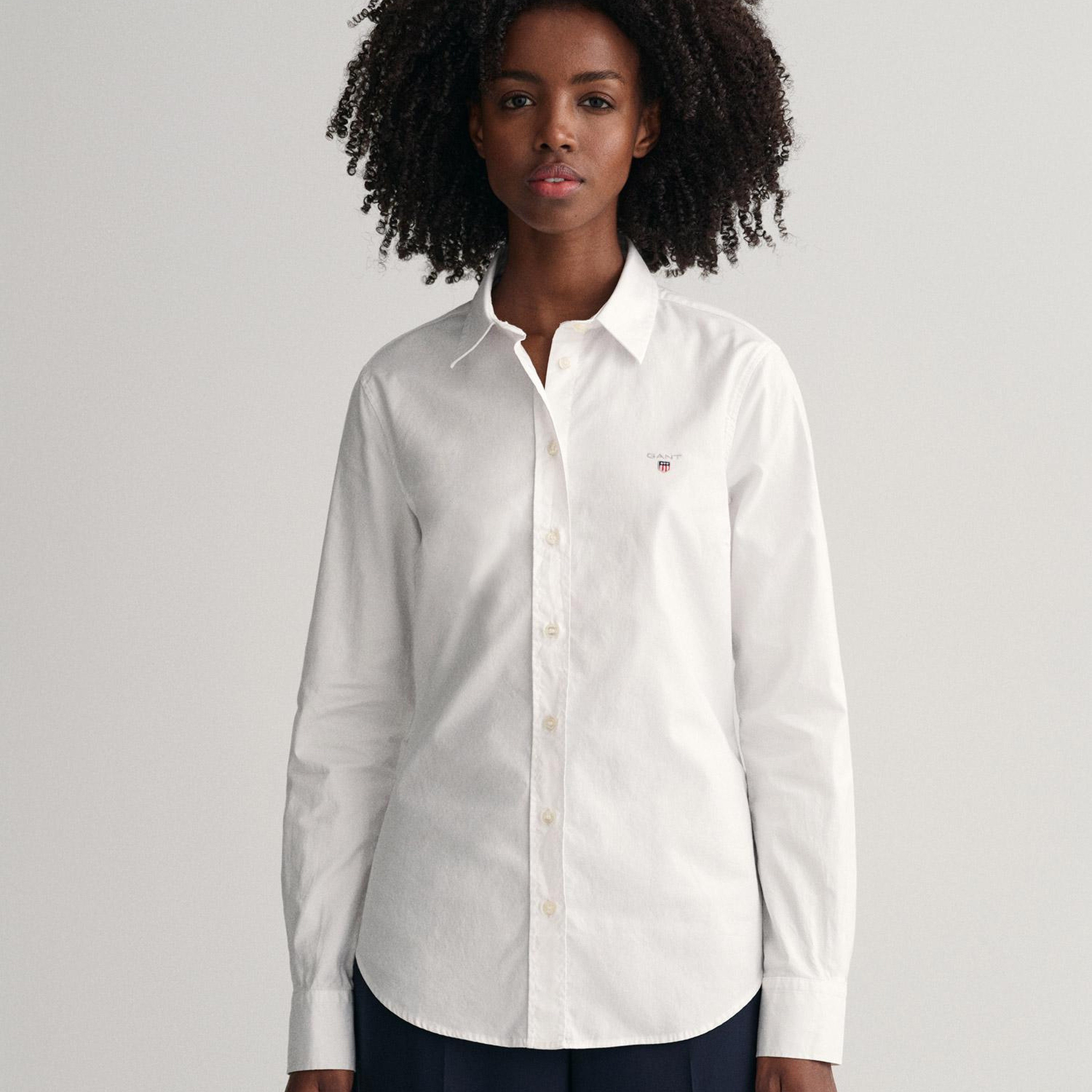 GANT Kadın Beyaz Slim Fit Düğmeli Yaka Oxford Gömlek