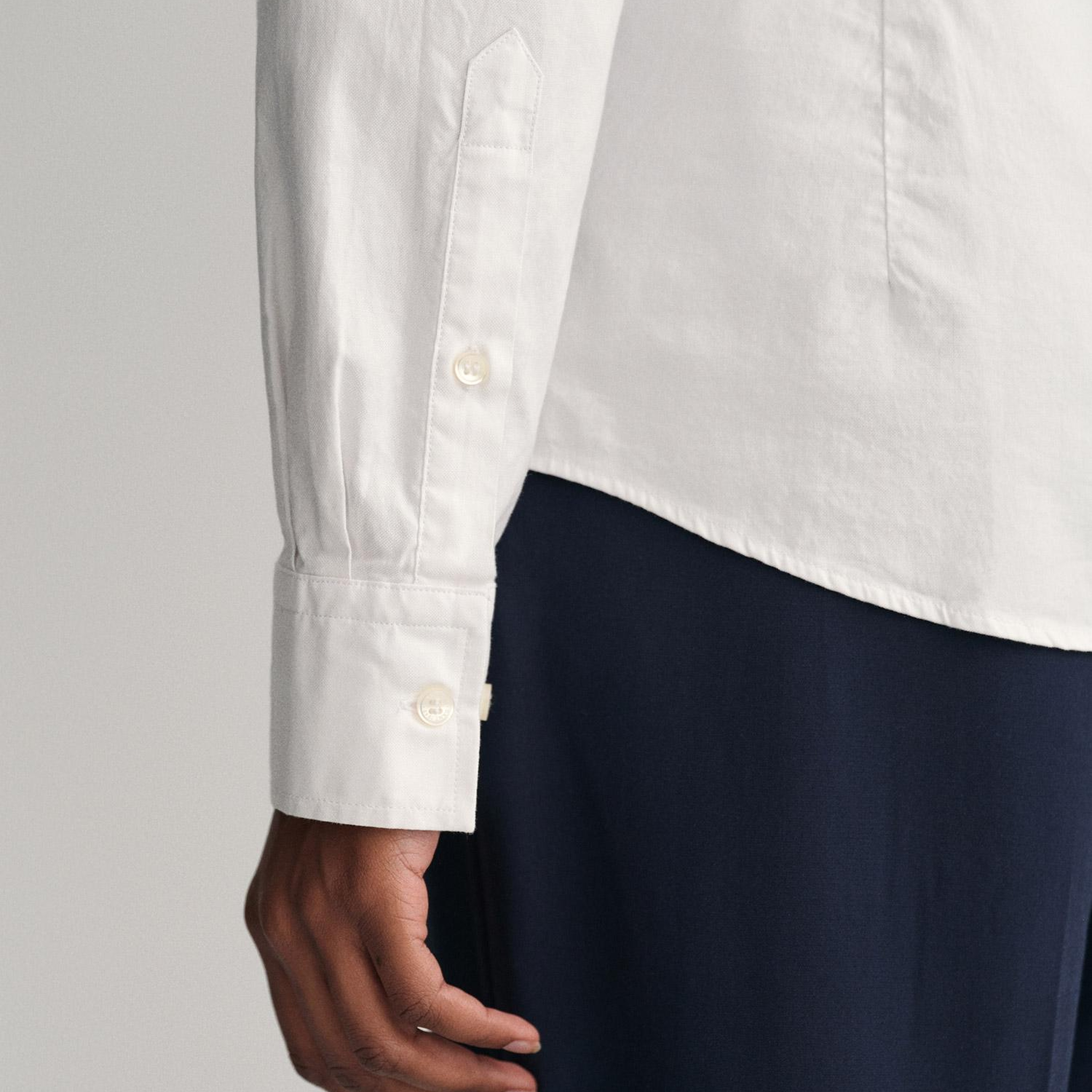 GANT Kadın Beyaz Slim Fit Düğmeli Yaka Oxford Gömlek