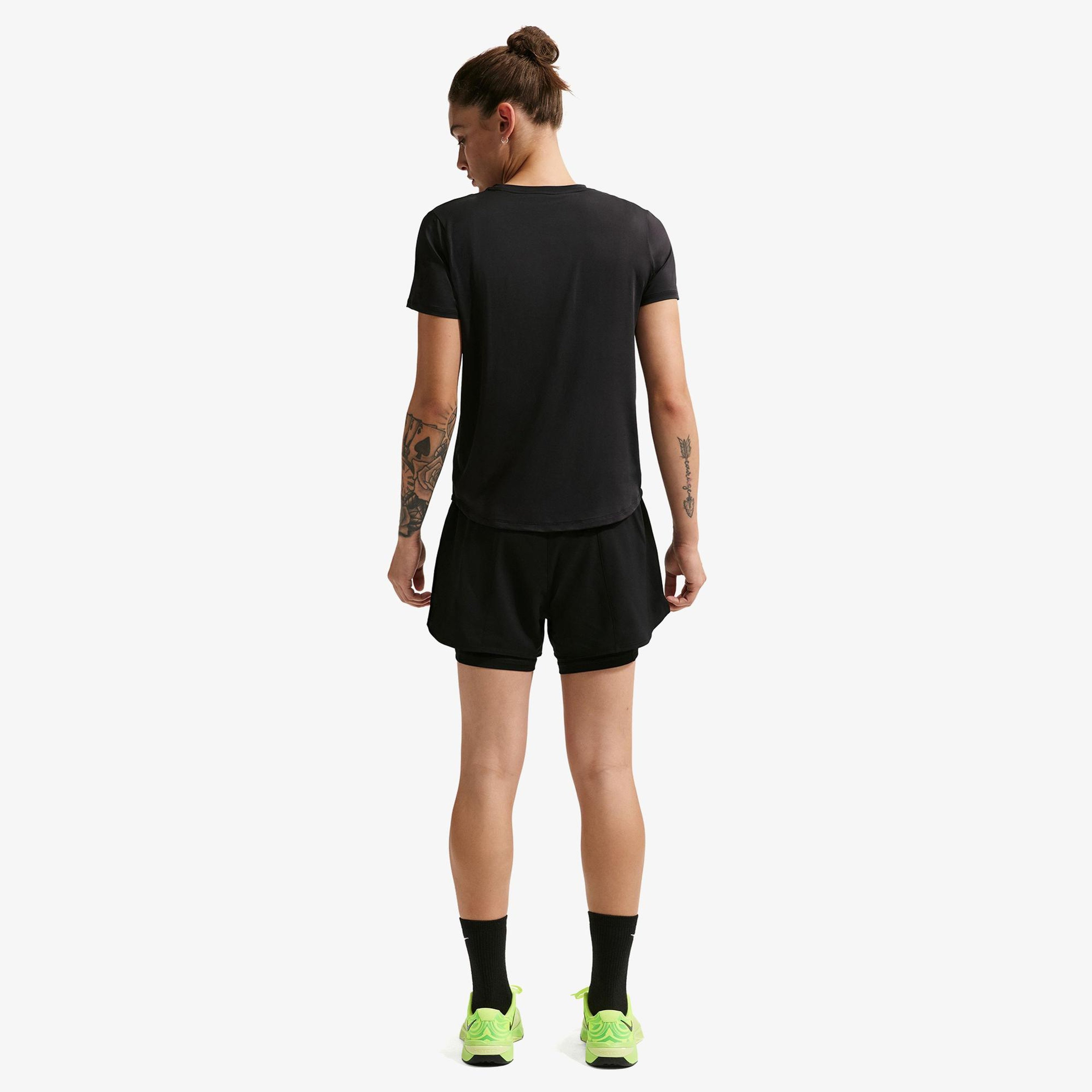 Nike Dri-Fit One Yüksek Belli 8 cm Kadın Siyah Şort