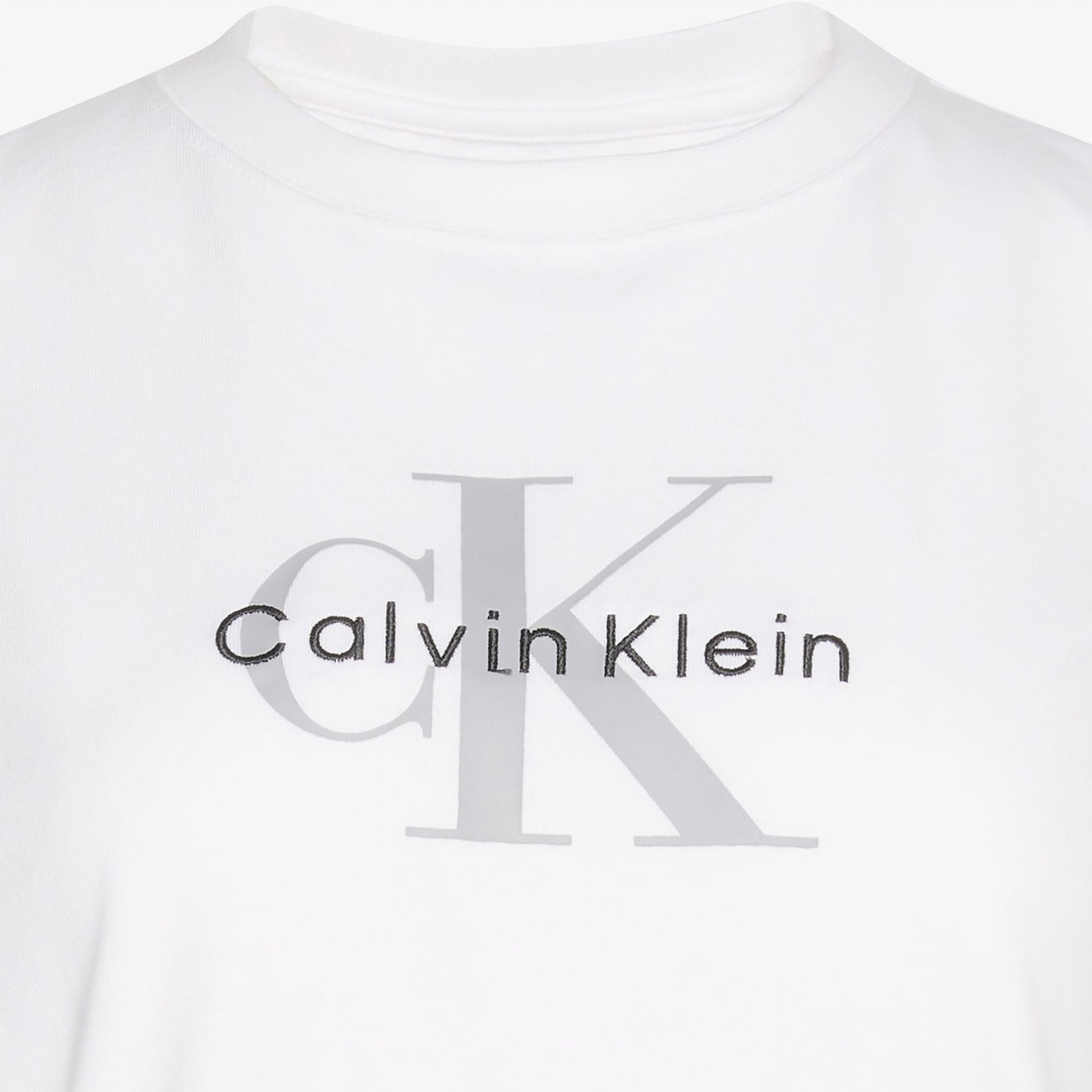 Calvin Klein Hero Classic Monologo Kadın Beyaz T-Shirt