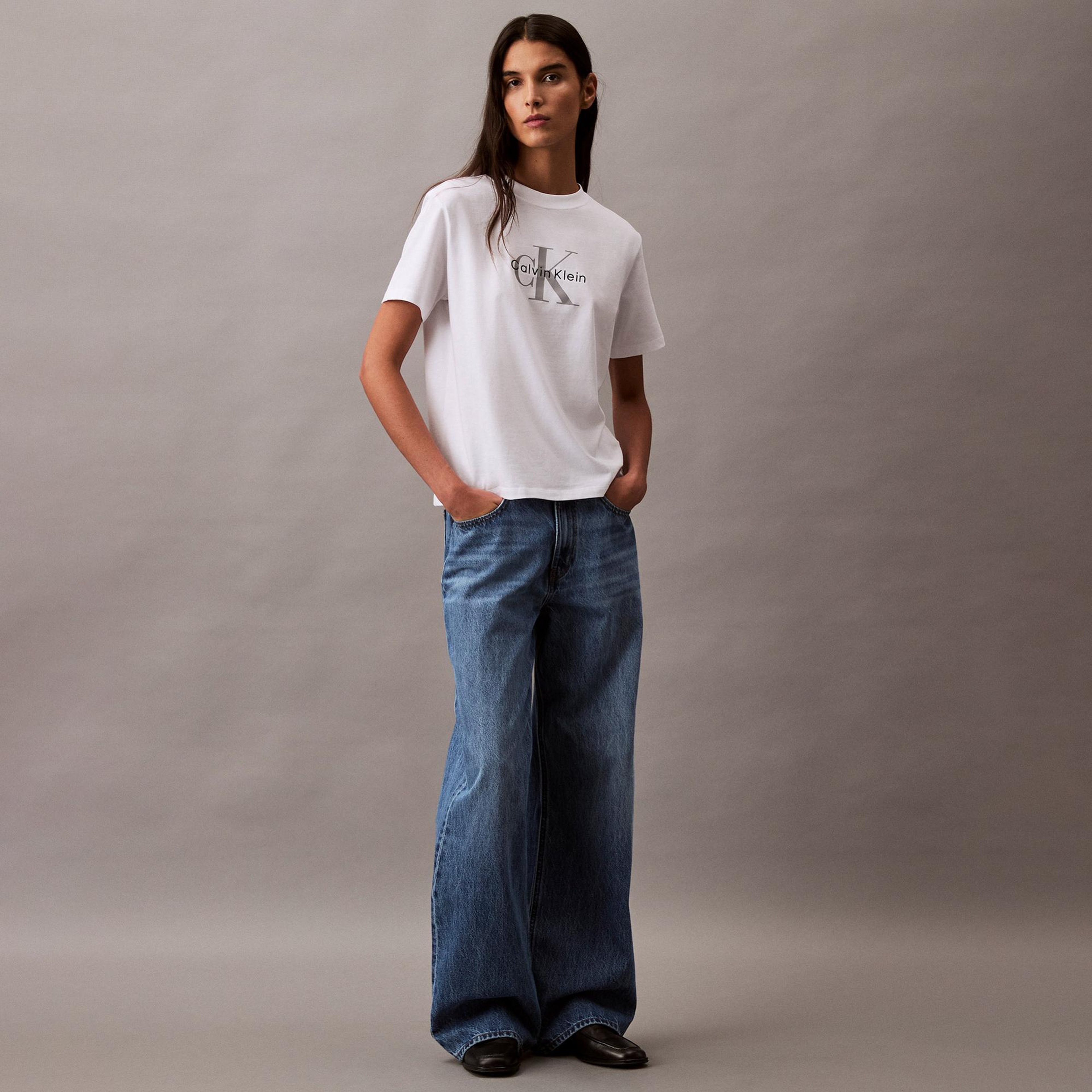 Calvin Klein Hero Classic Monologo Kadın Beyaz T-Shirt