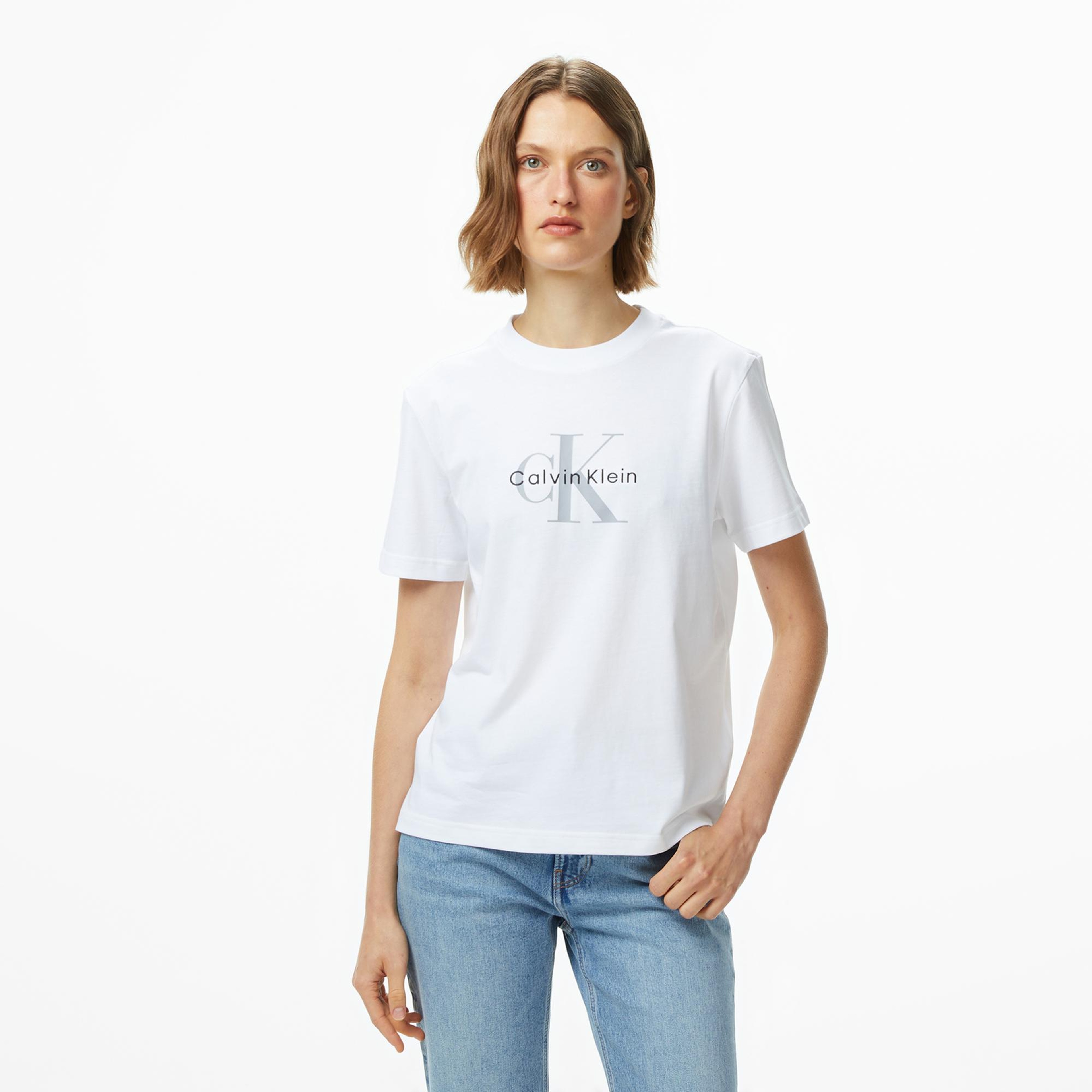 Calvin Klein Hero Classic Monologo Kadın Beyaz T-Shirt