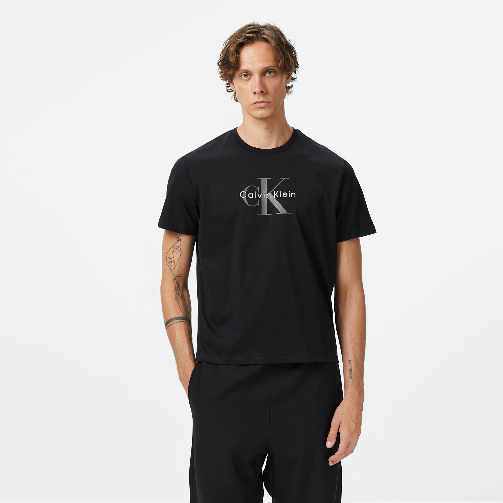 Calvin Klein Hero Monologo Erkek Siyah T-Shirt