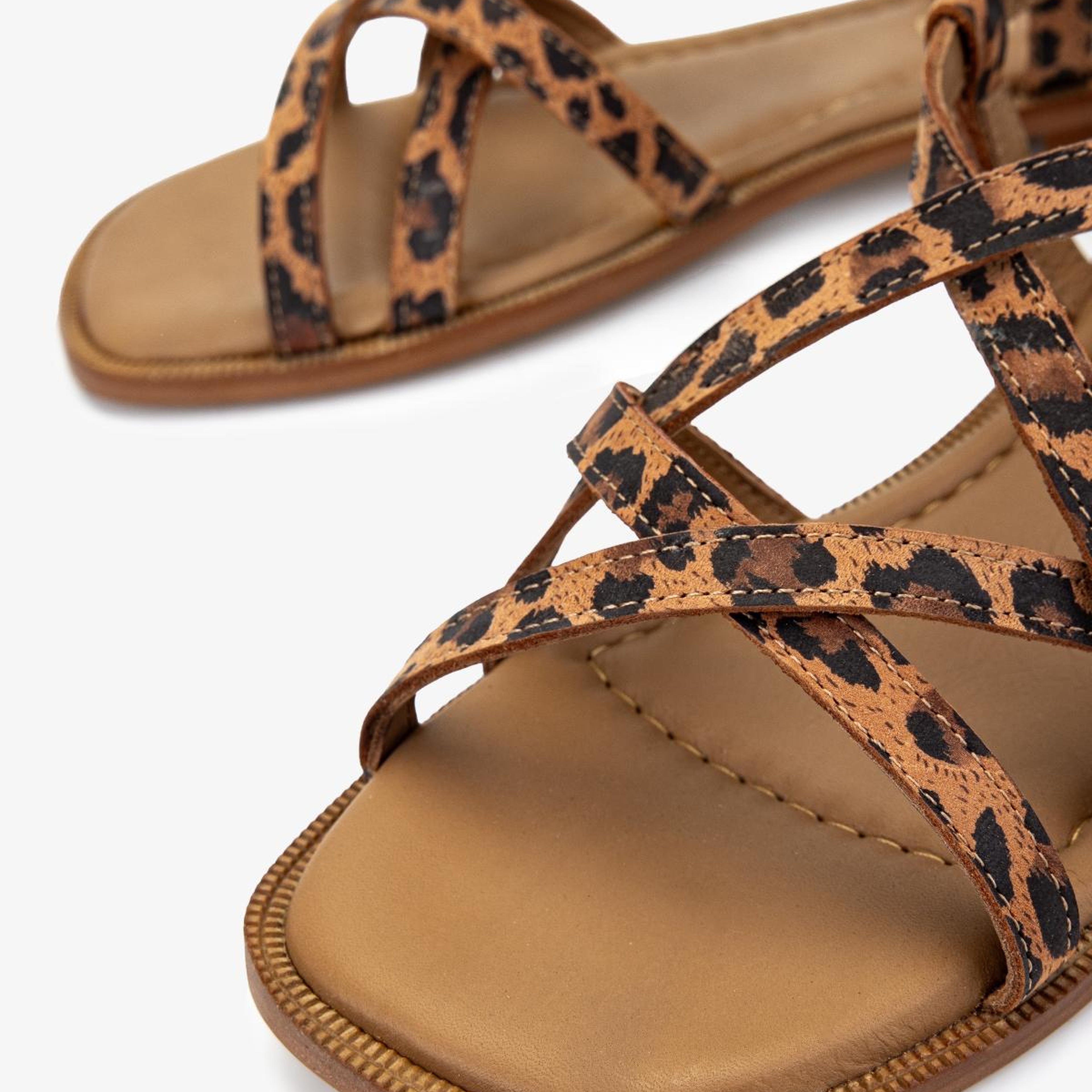 Valmenti Kadın Hakiki Deri Taba Leopar Düz Sandalet