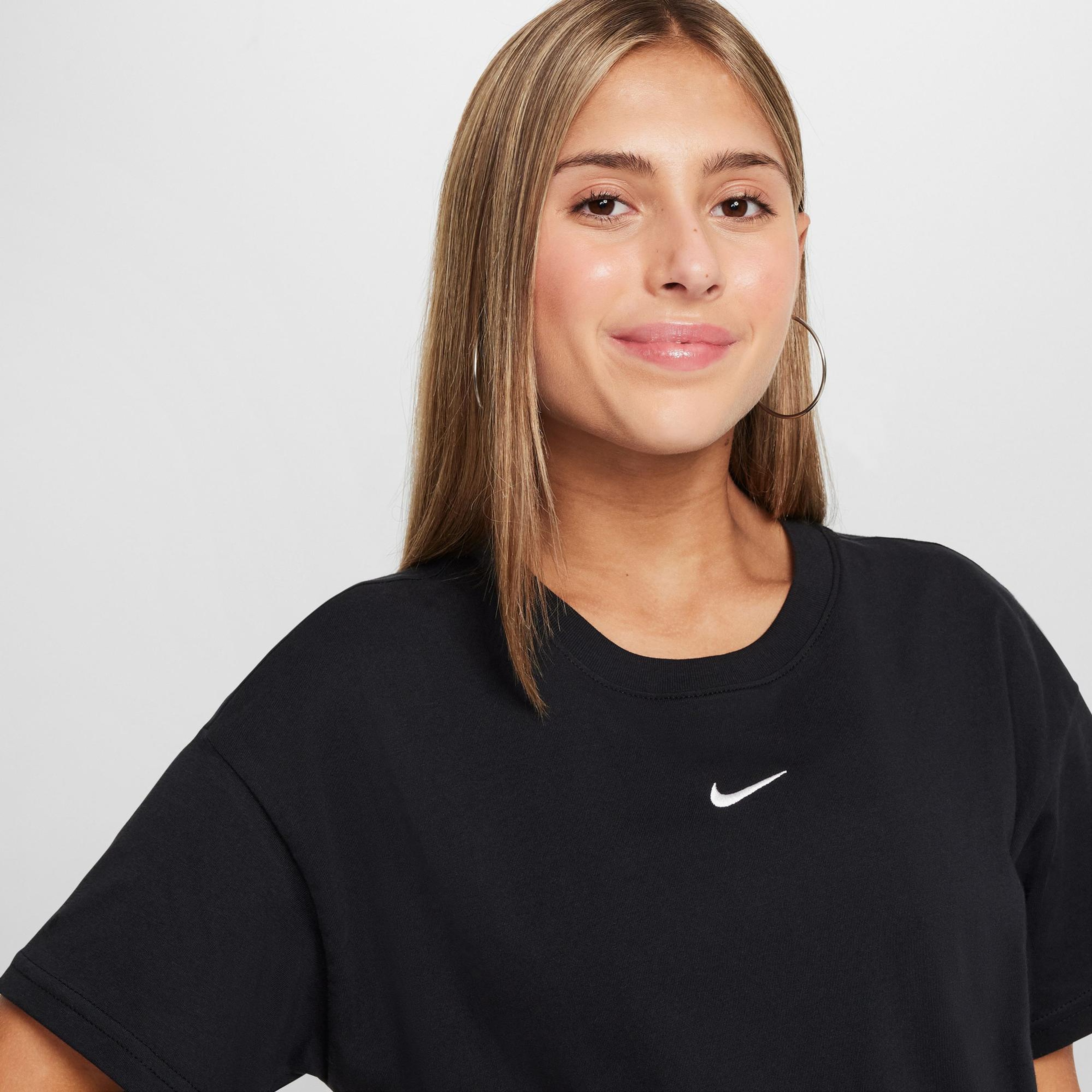 Nike Sportswear Boxy Essential Çocuk Siyah T-Shirt