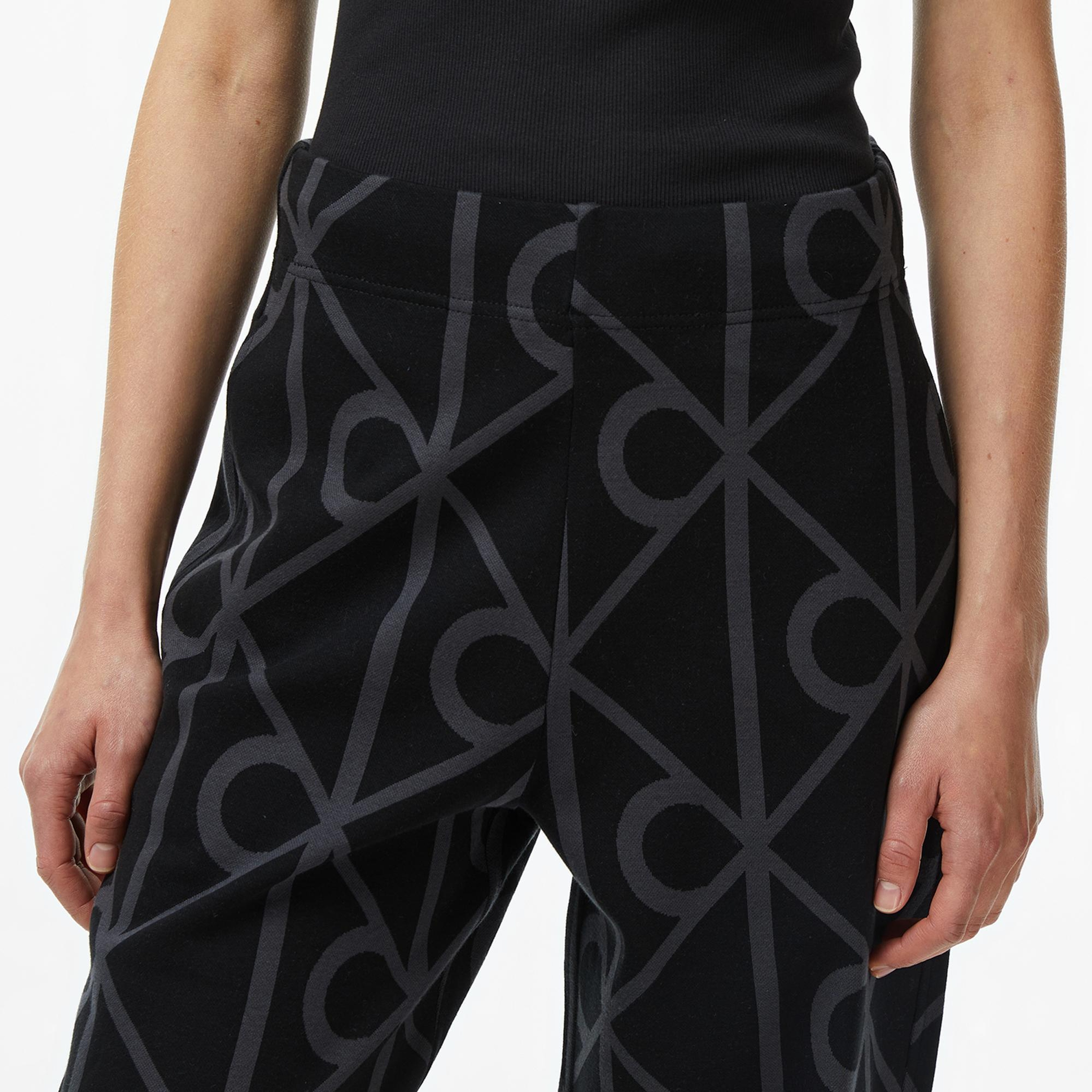 Calvin Klein Emblem Jacquard Kadın Siyah Eşofman Altı