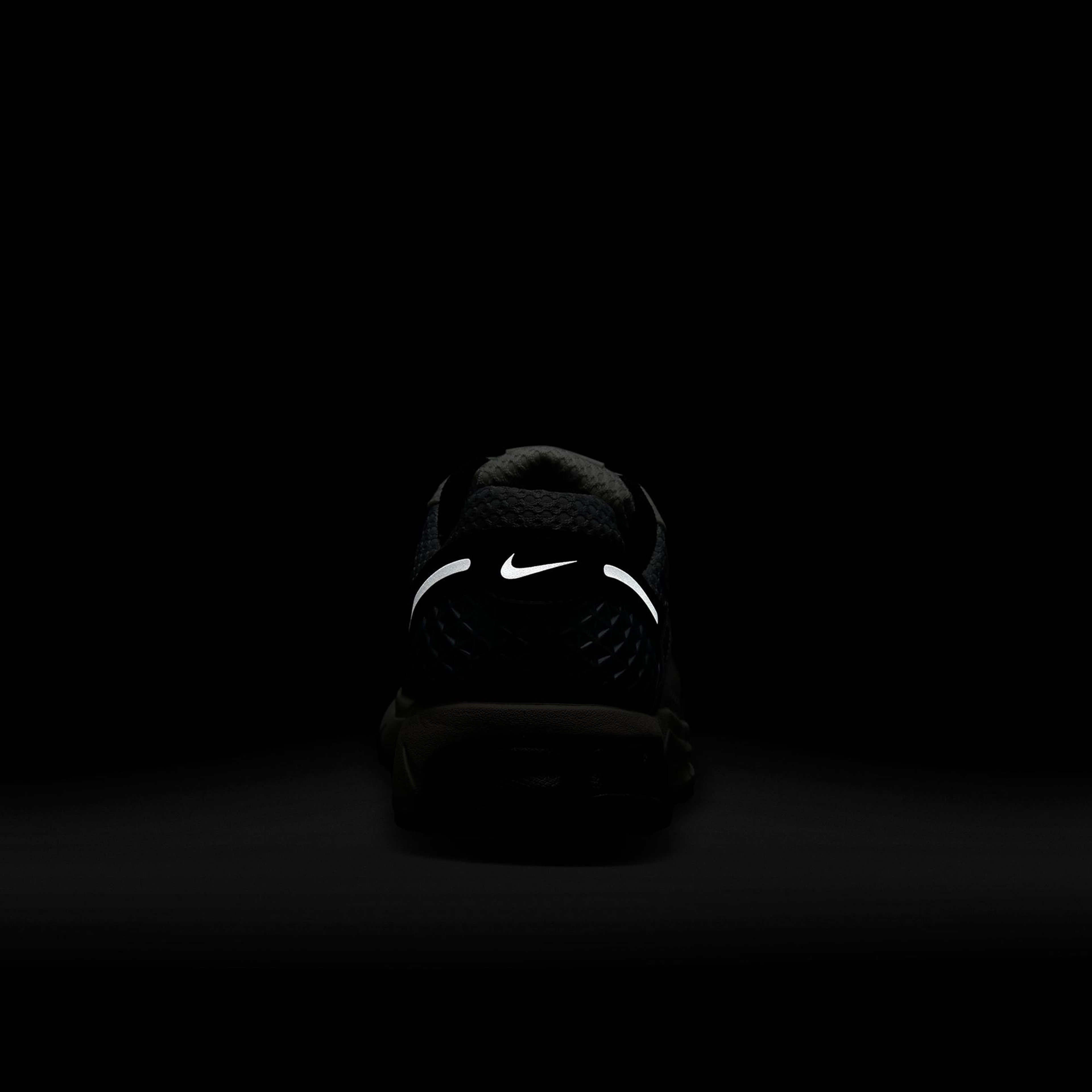 Nike Zoom Vomero 5 Kadın Gri Spor Ayakkabı