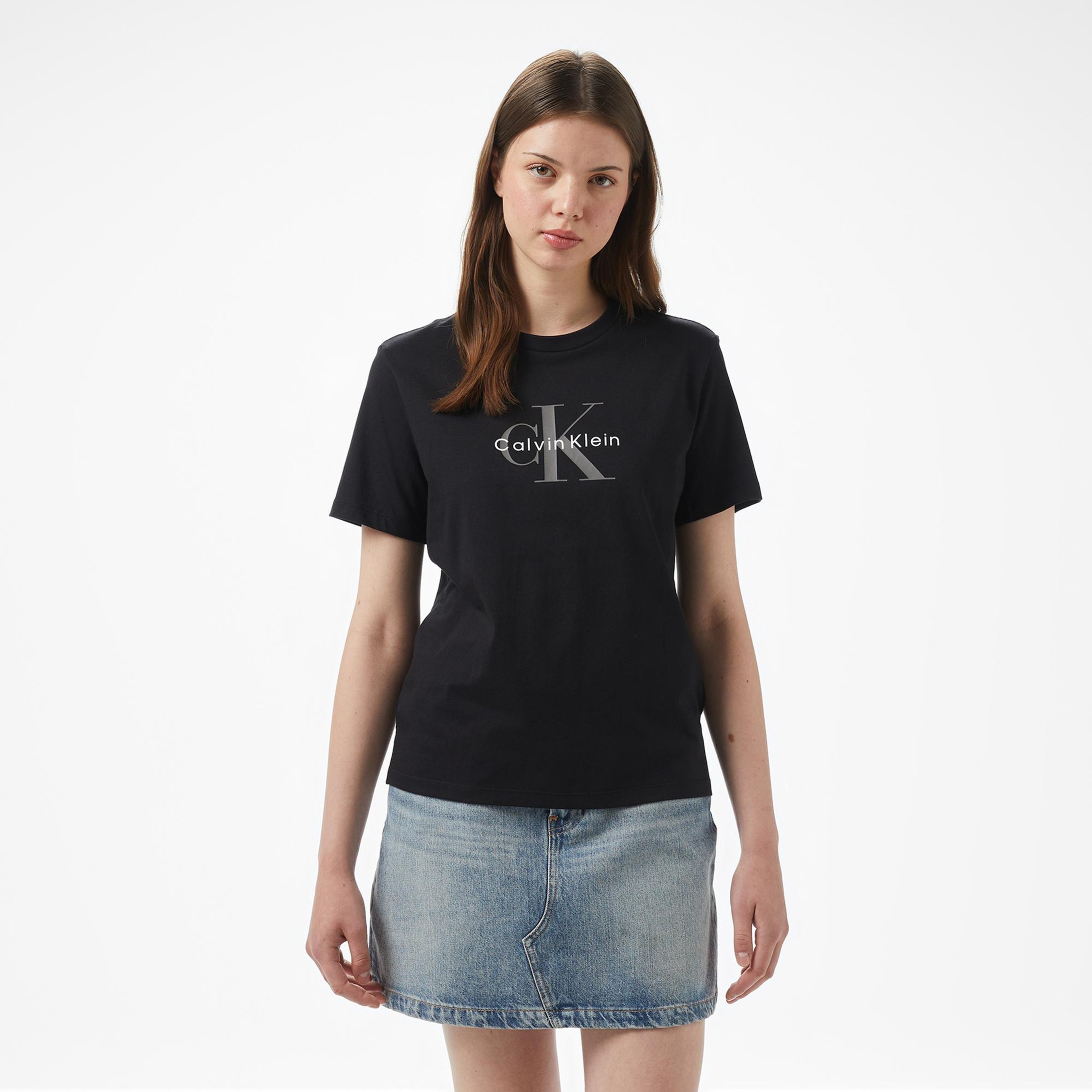 Calvin Klein Hero Classic Monologo Kadın Siyah T-Shirt