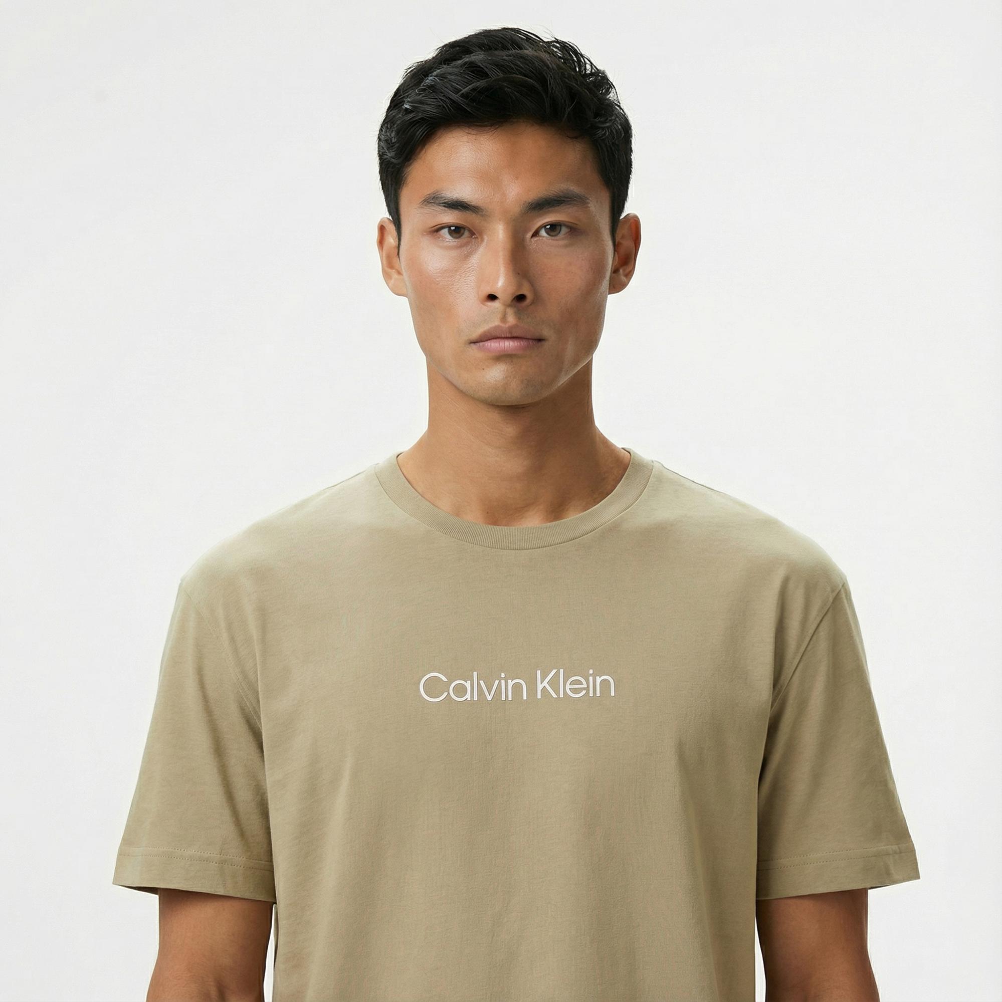 Calvin Klein Hero Logo Comfort Erkek Bej T-Shirt