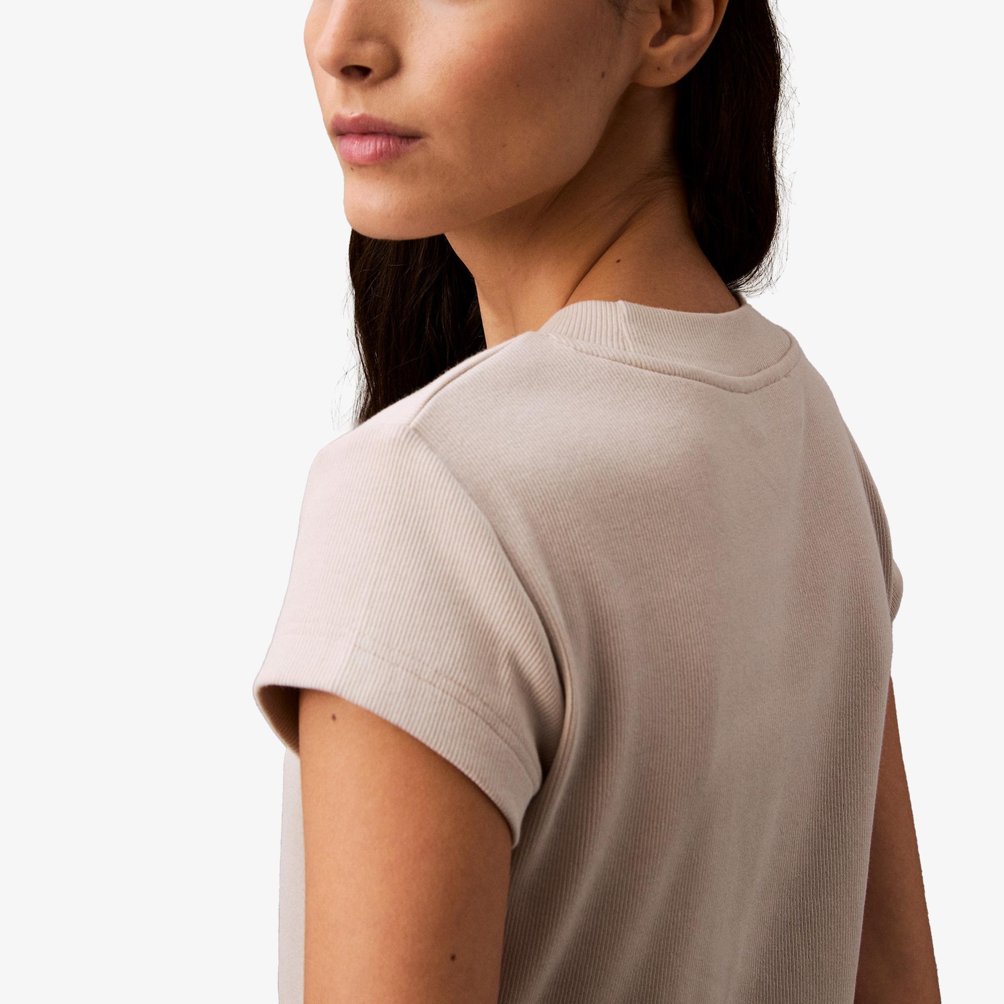 Calvin Klein Monogram Kadın Bej T-Shirt