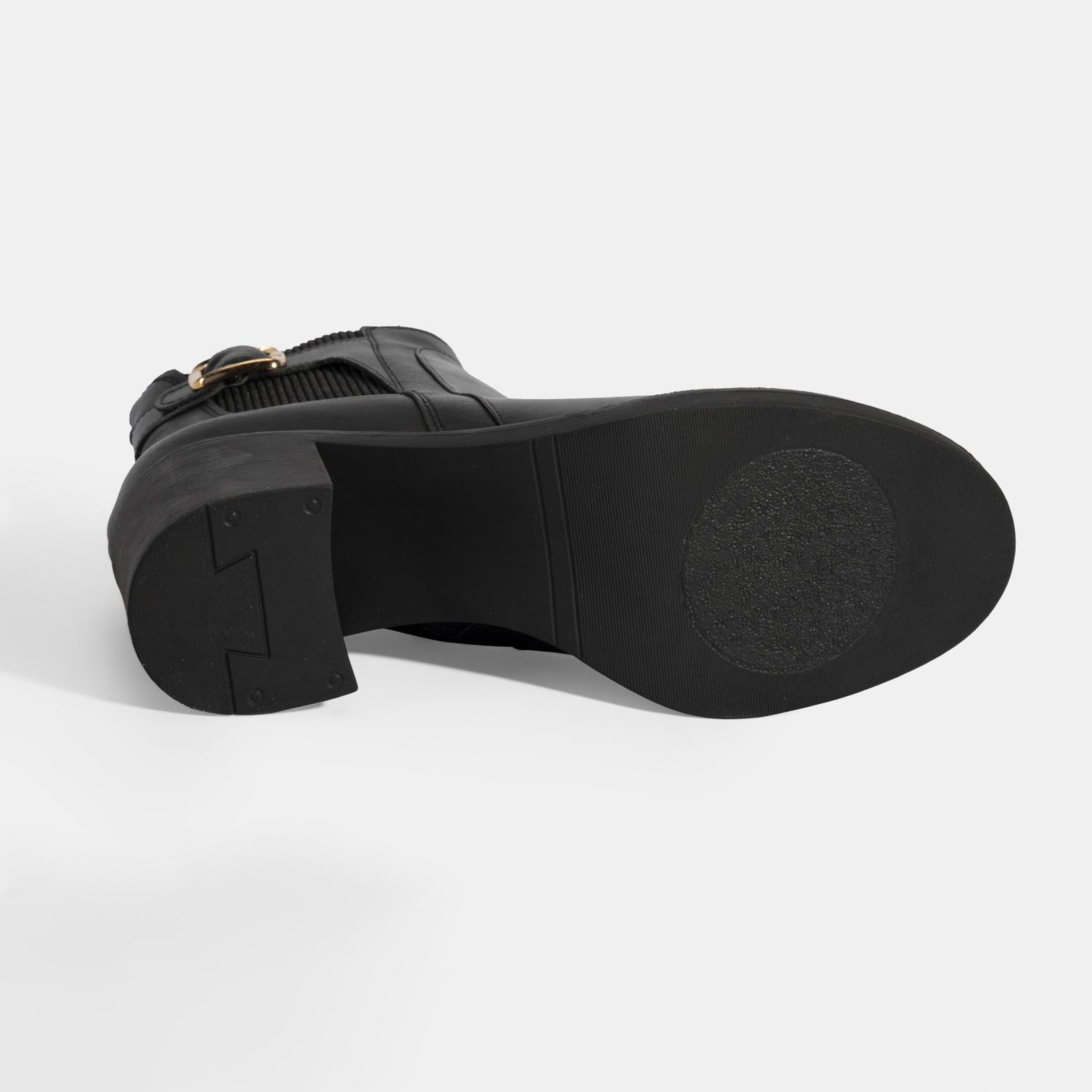 Kadın Siyah Metal Toka Detaylı Topuklu Deri Bot