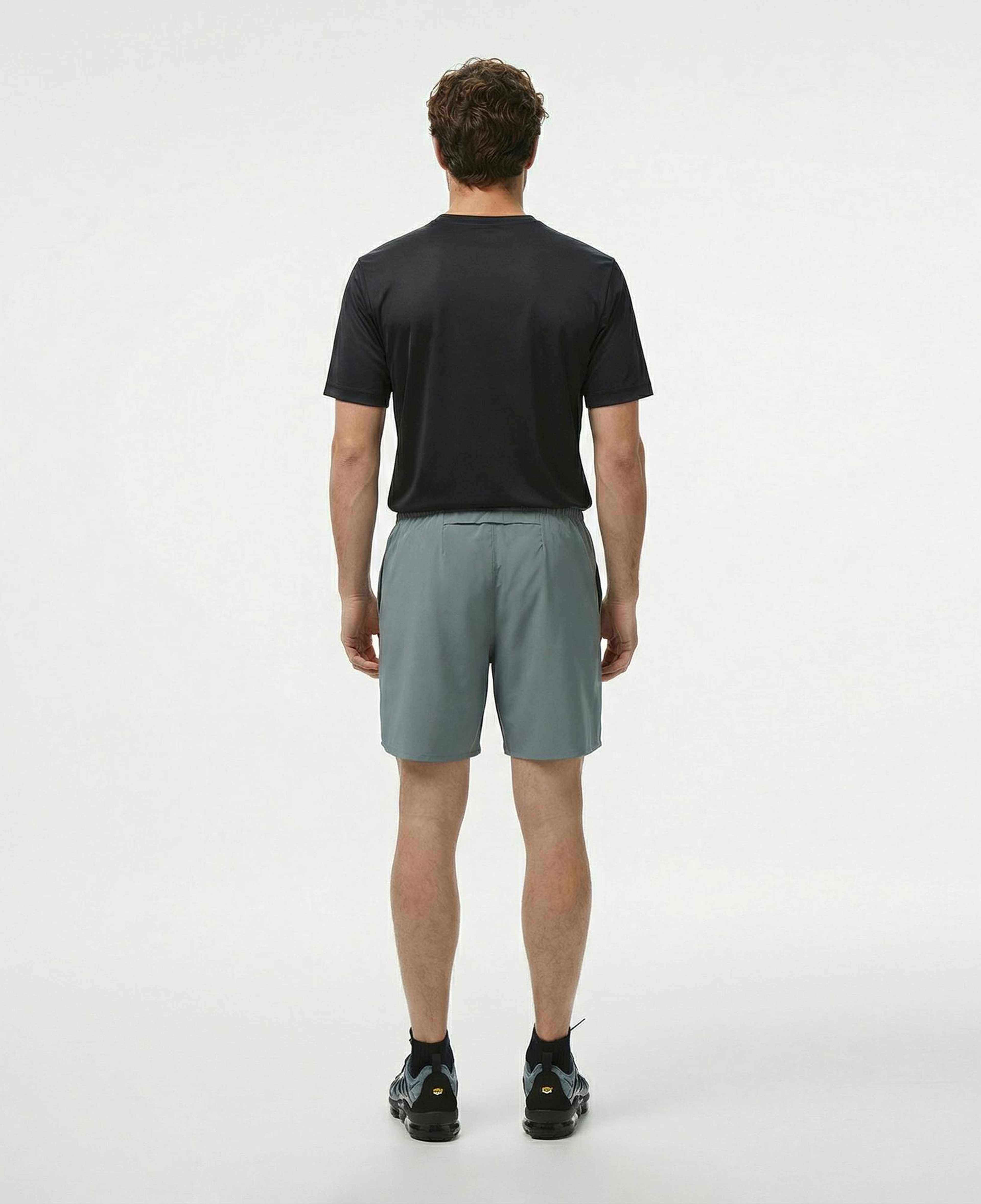 Nike Dri-Fit Challenger 18 cm Erkek Gri Şort